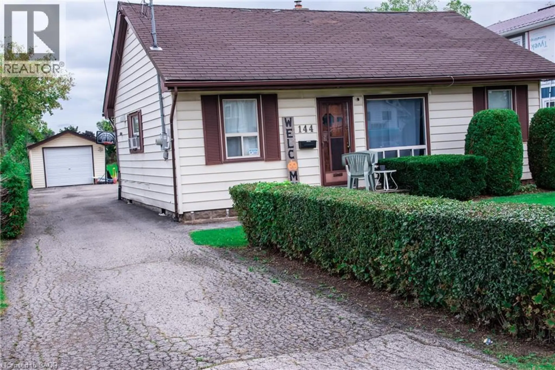 144 GREEN ROAD - Image 1