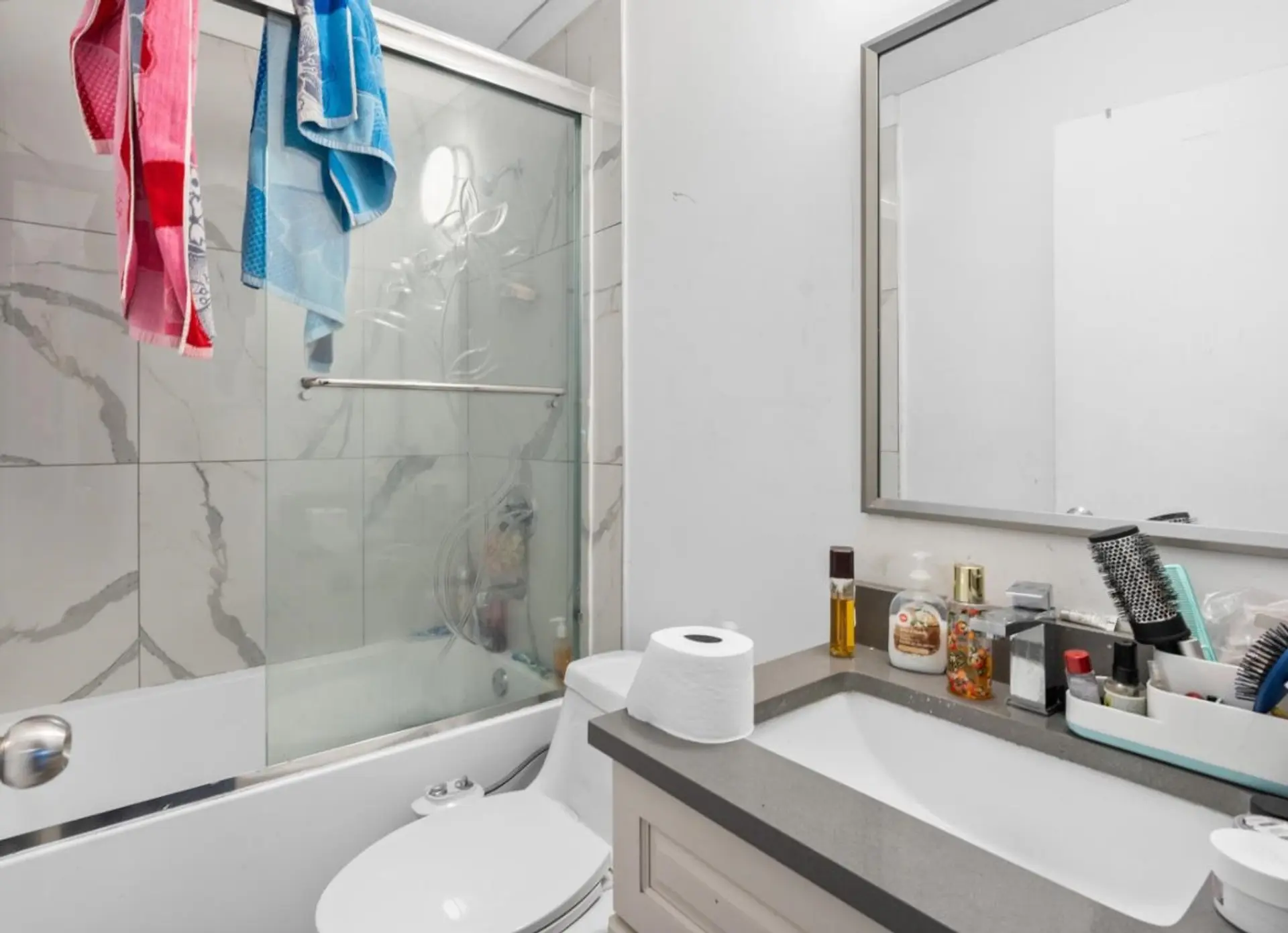 886 E 56th Avenue - Image 3