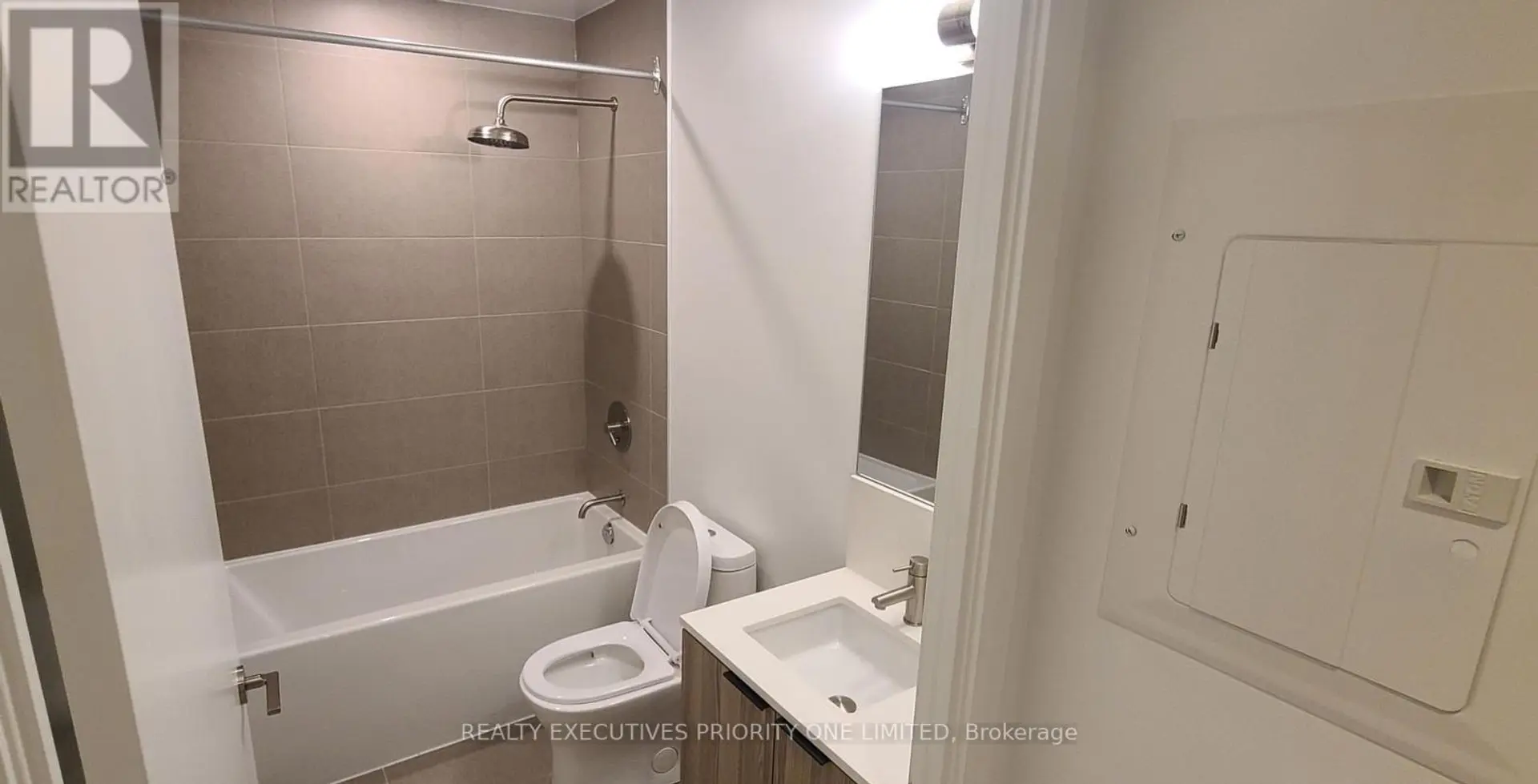 #319 55 MERCER STREET - Image 8