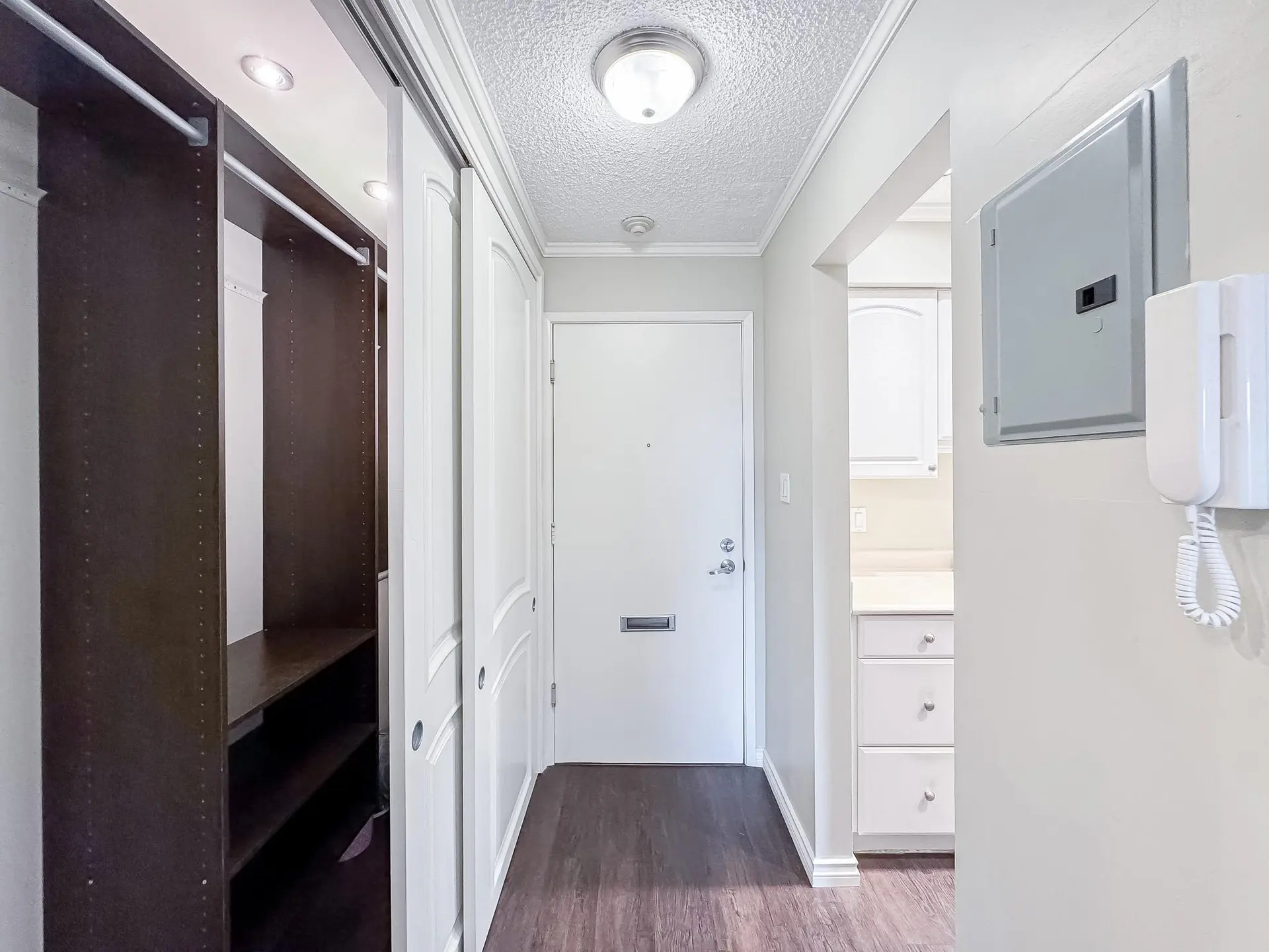 #211 910 Fifth Avenue - Image 12