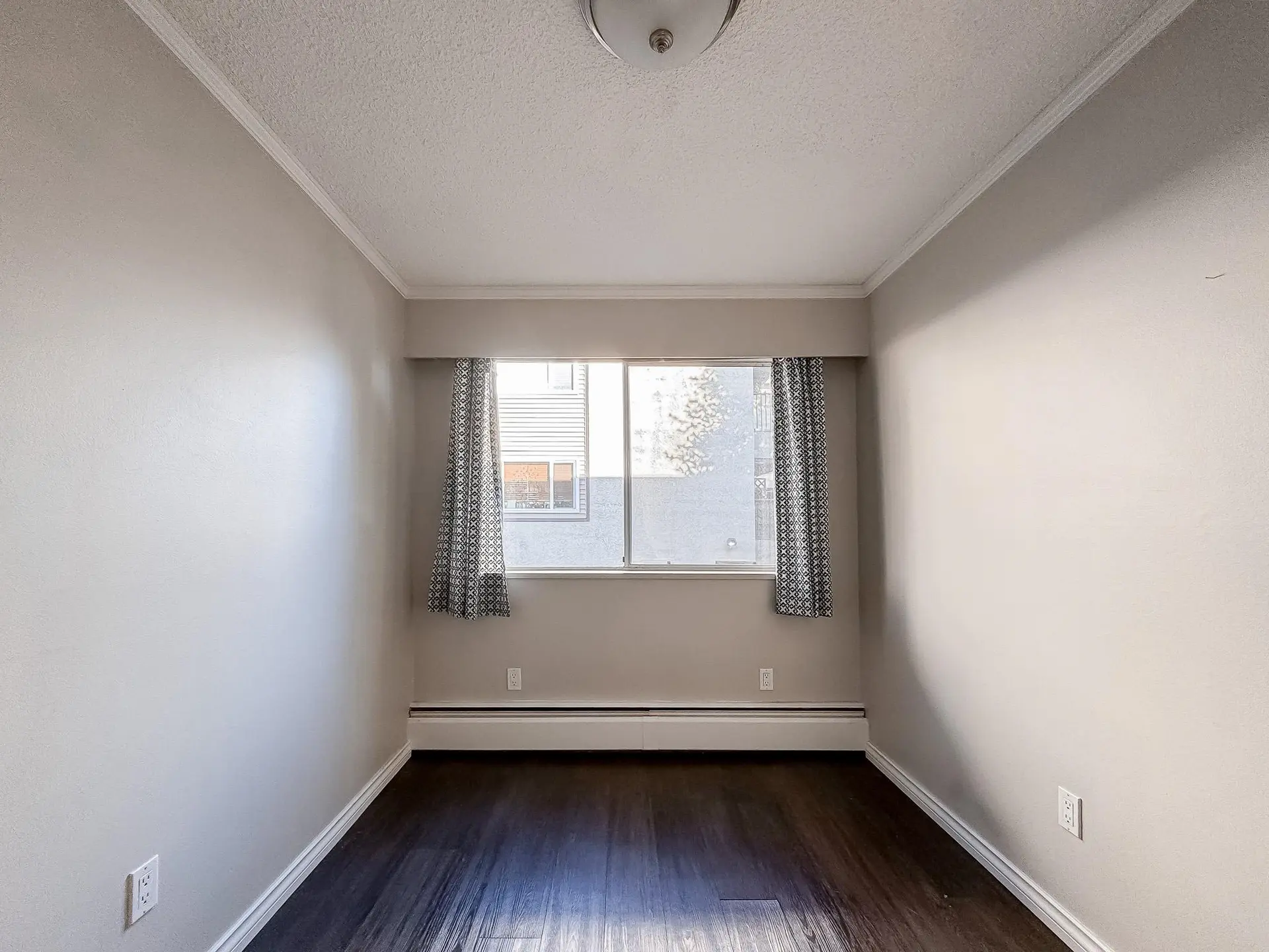 #211 910 Fifth Avenue - Image 5