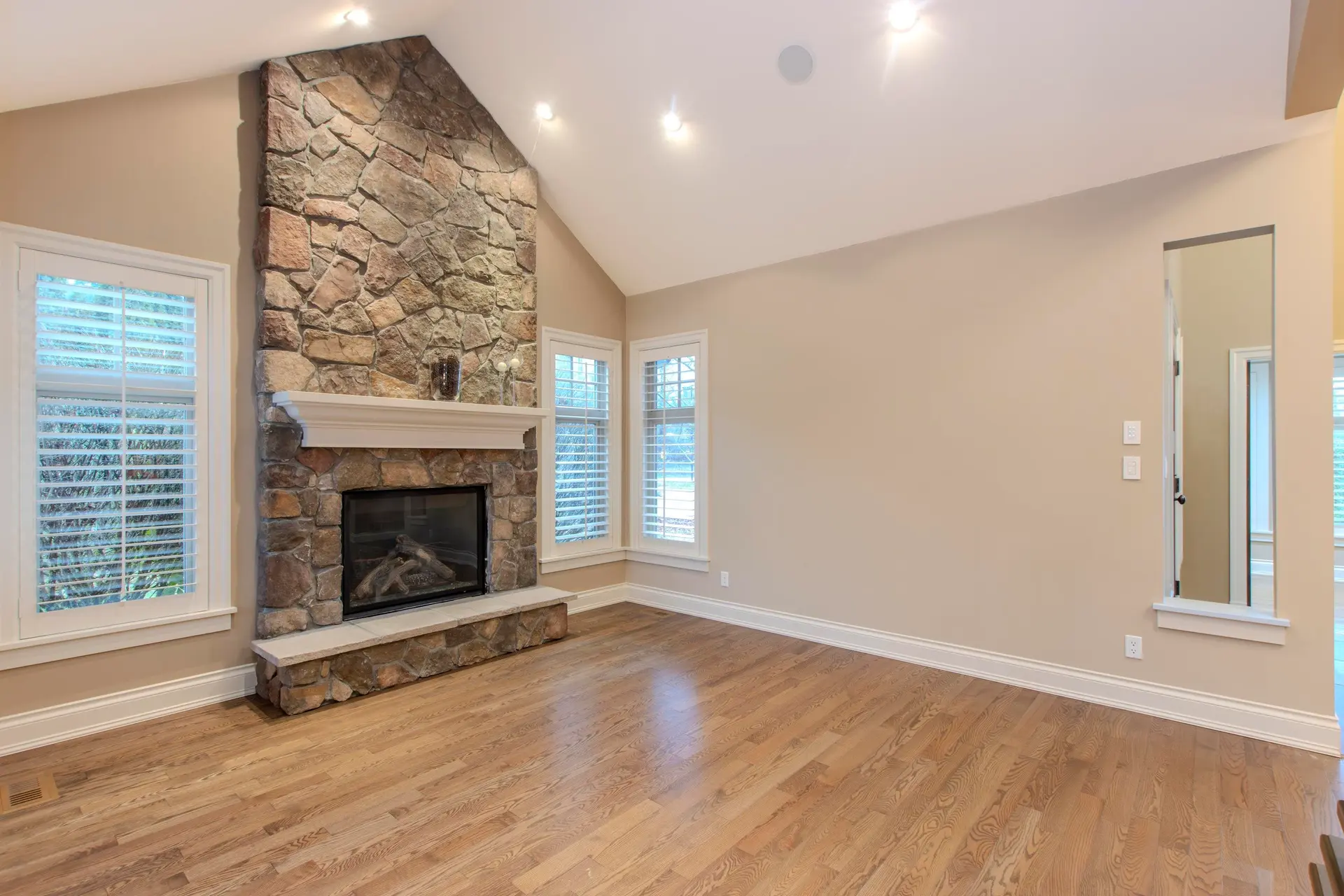 40899 The Crescent - Image 7