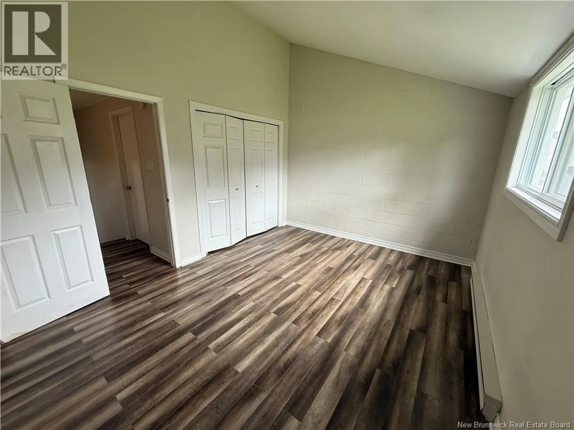 #18 24 SUFFOLK - Image 13