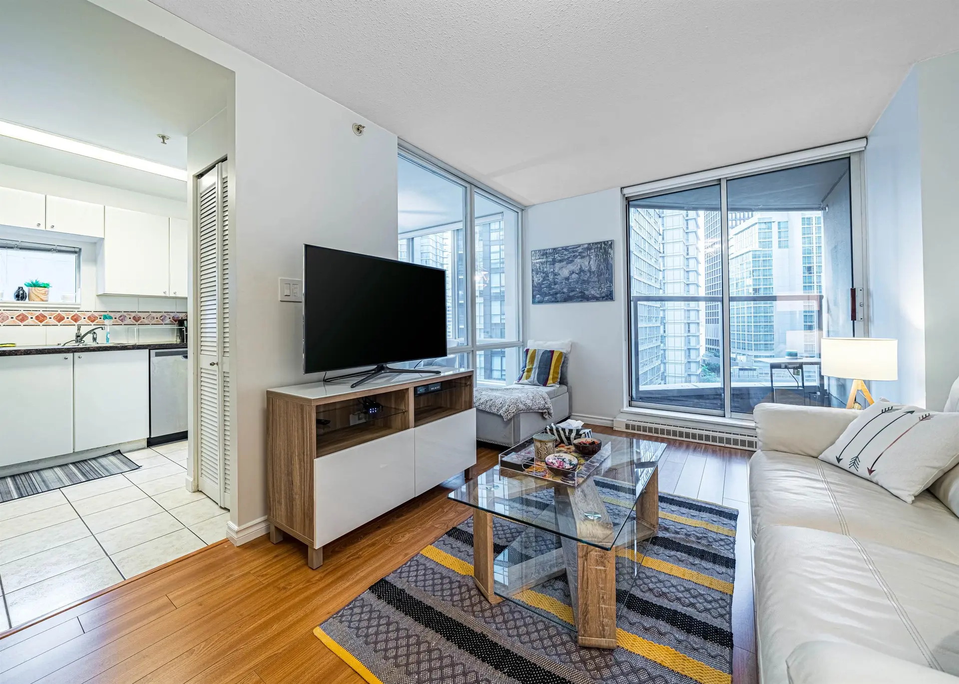 #903 1166 Melville Street - Image 2