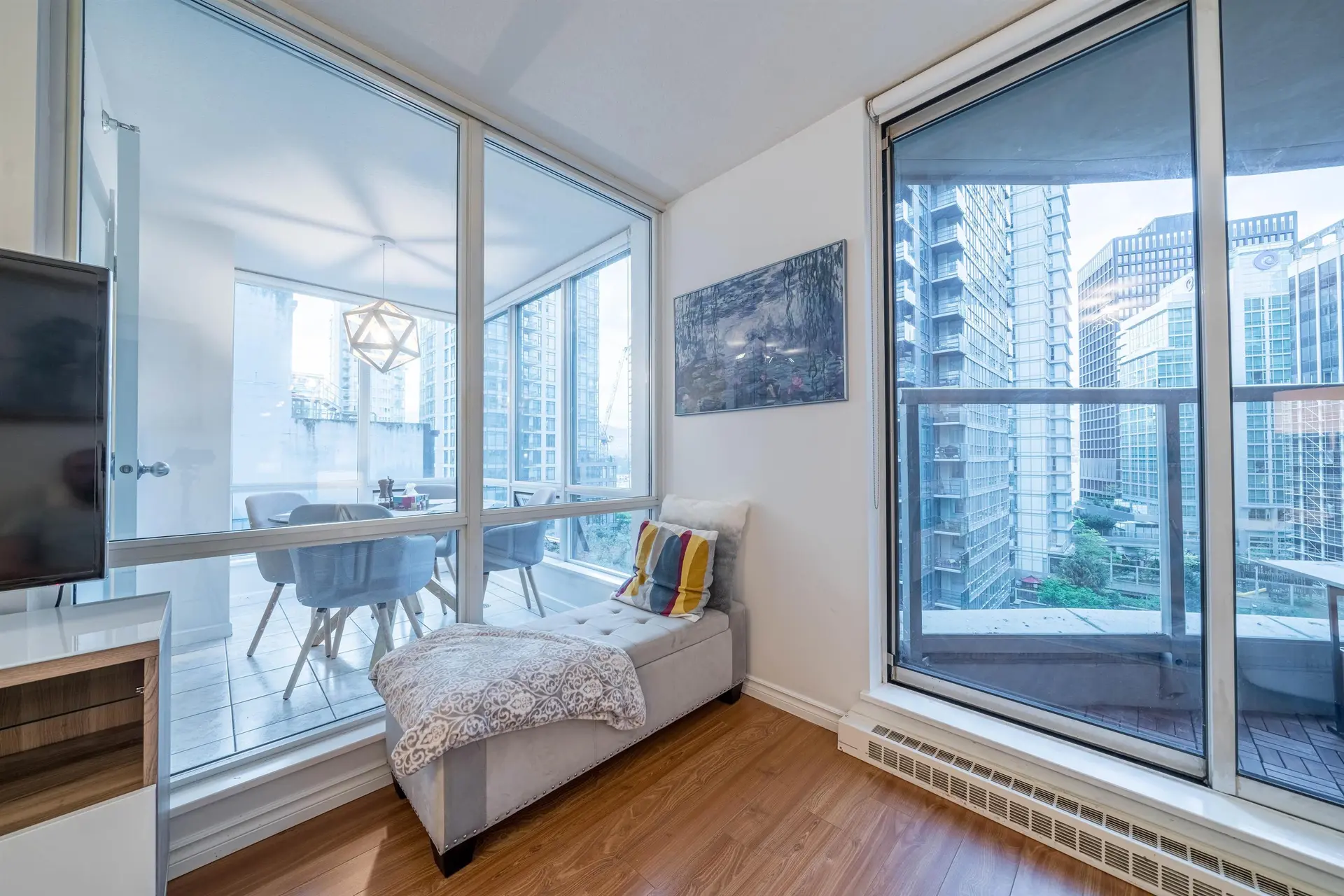 #903 1166 Melville Street - Image 4