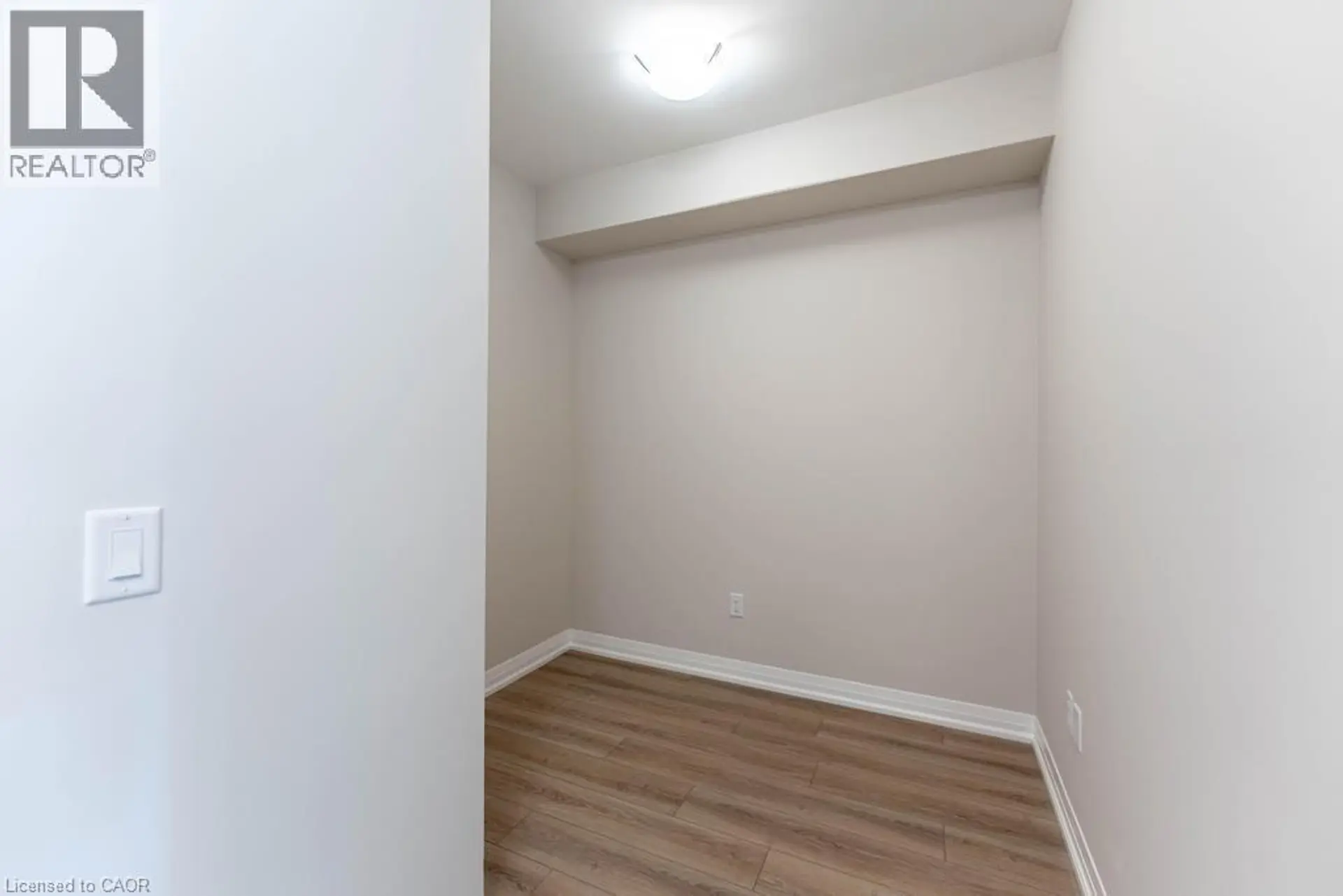 #104 120 SPRINGVALLEY CRESCENT - Image 12