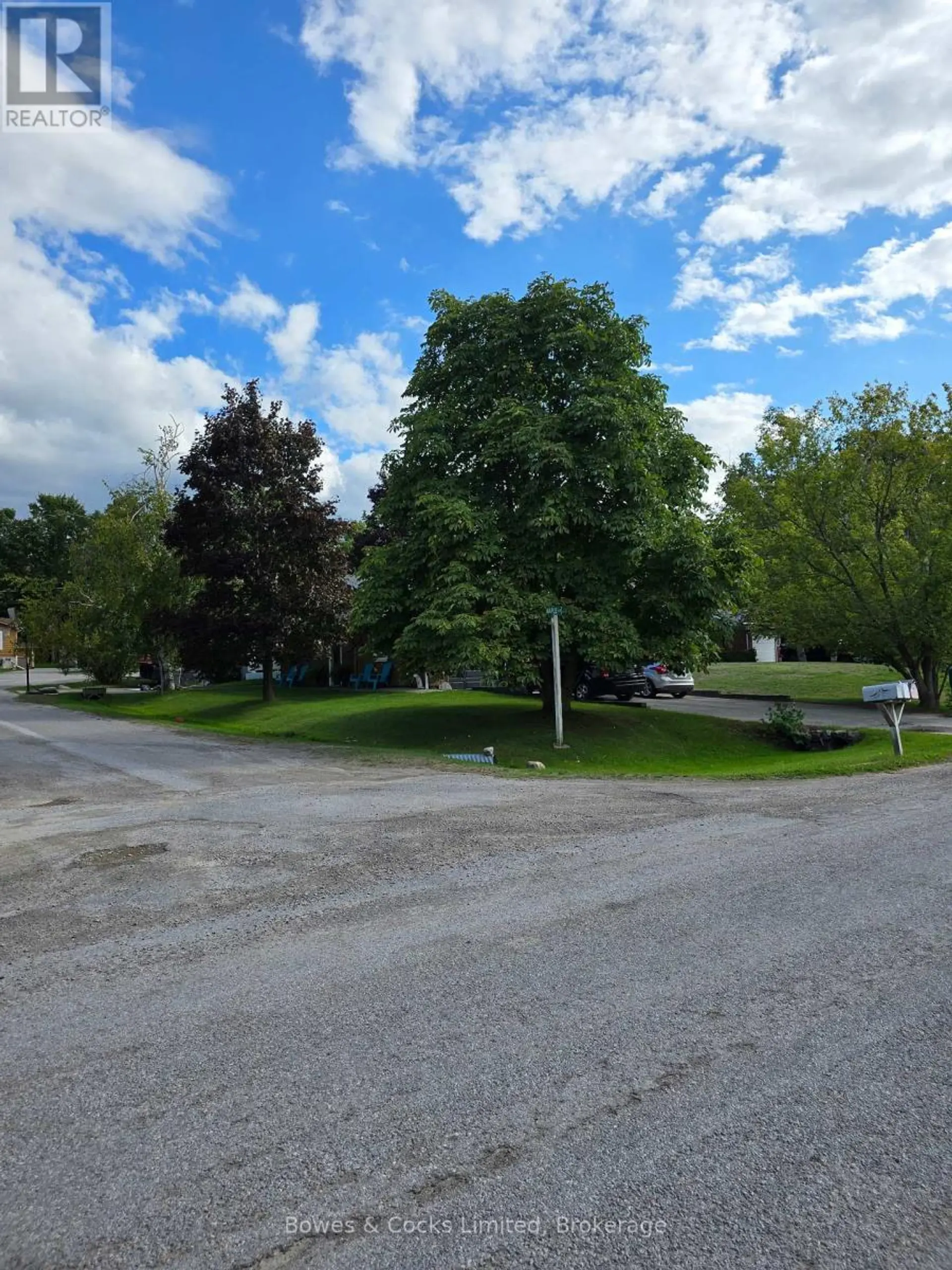 33 MAPLE GROVE ROAD - Image 17
