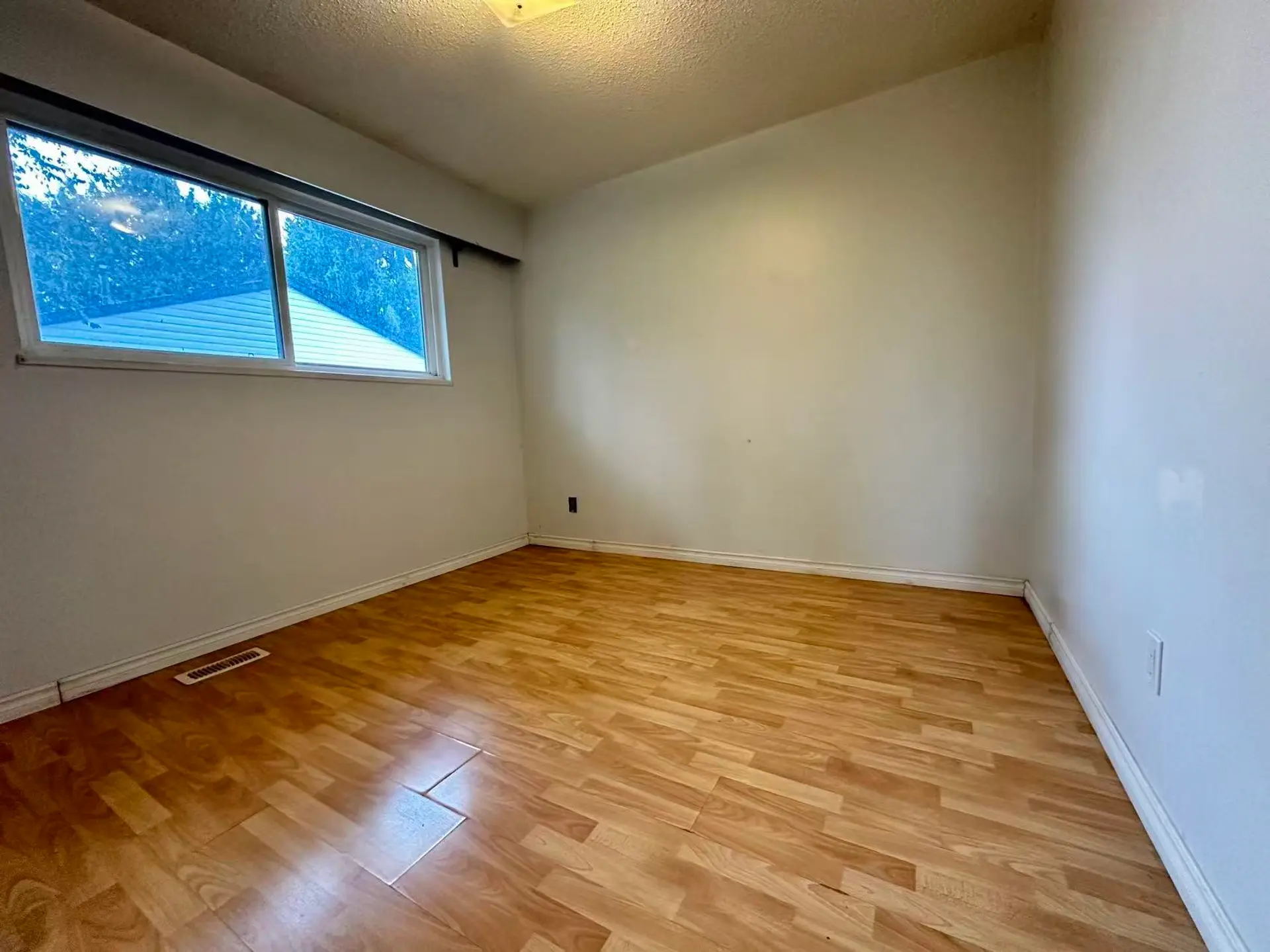 10280 Amethyst Avenue - Image 16