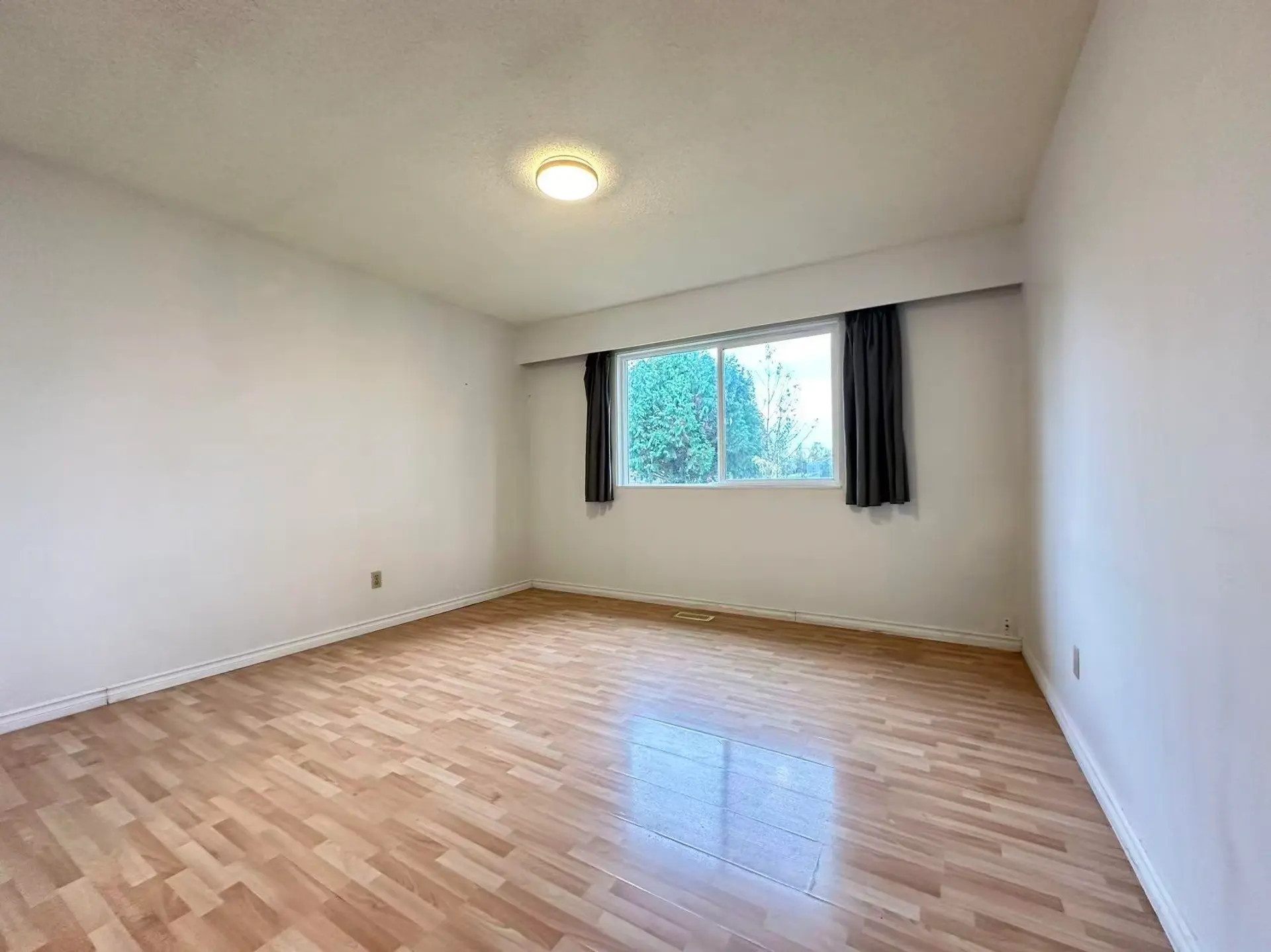 10280 Amethyst Avenue - Image 8