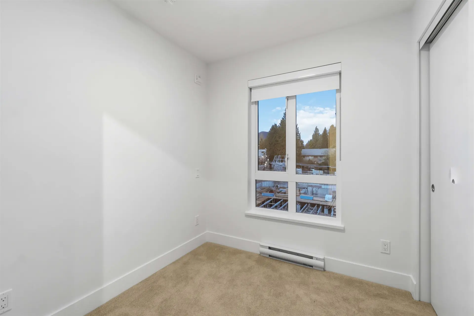 #107 2320 Emery Court - Image 6