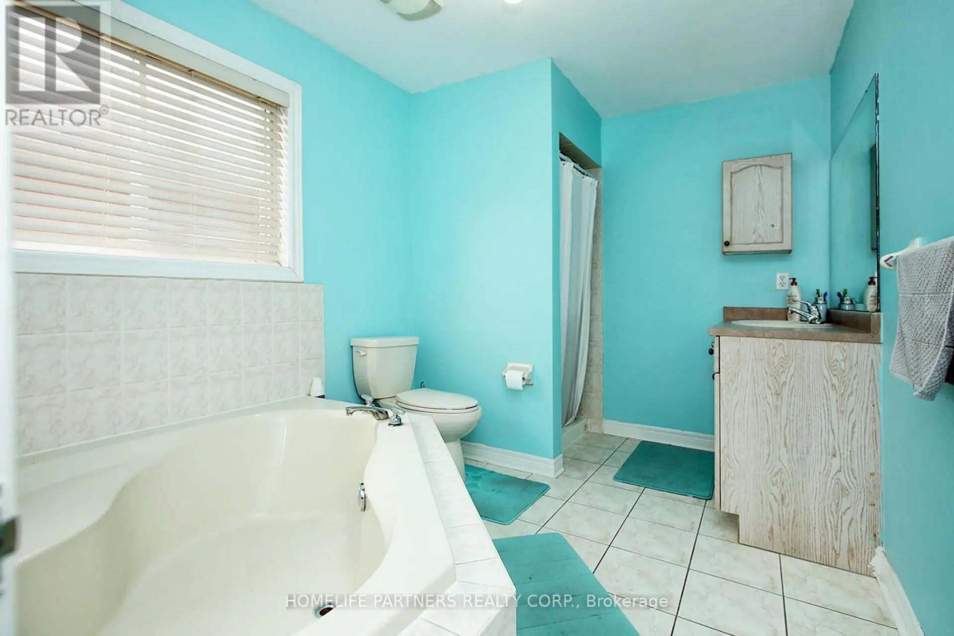 40 NATHANIEL CRESCENT - Image 6