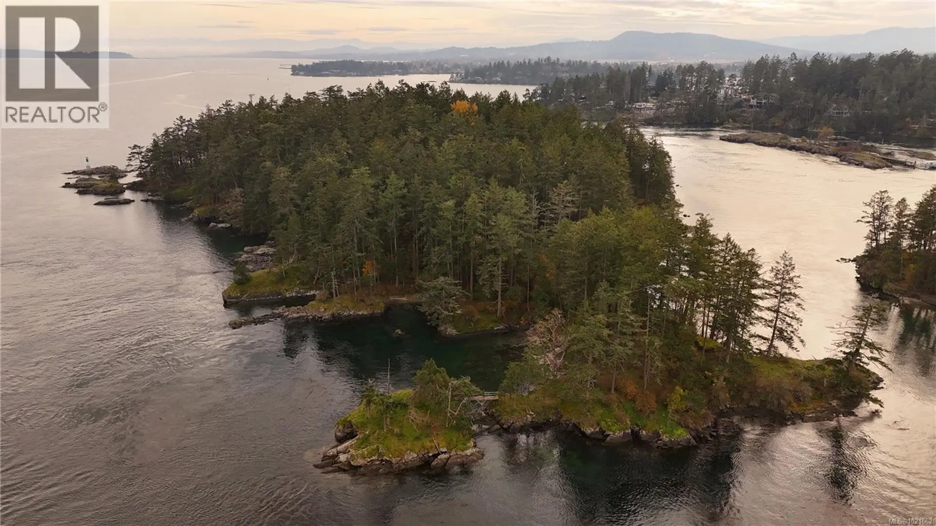 0 Fernie Island - Image 2