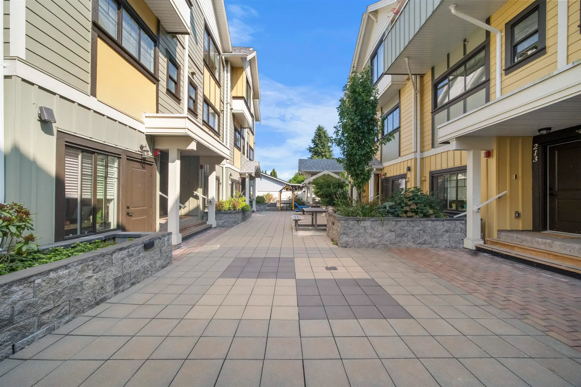 #205 80 Elgin Street - Image 3