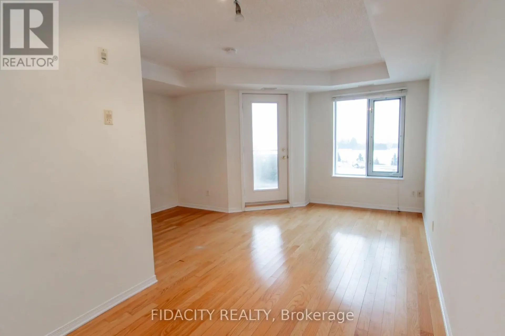 #5C 310 CENTRAL PARK DRIVE - Image 4