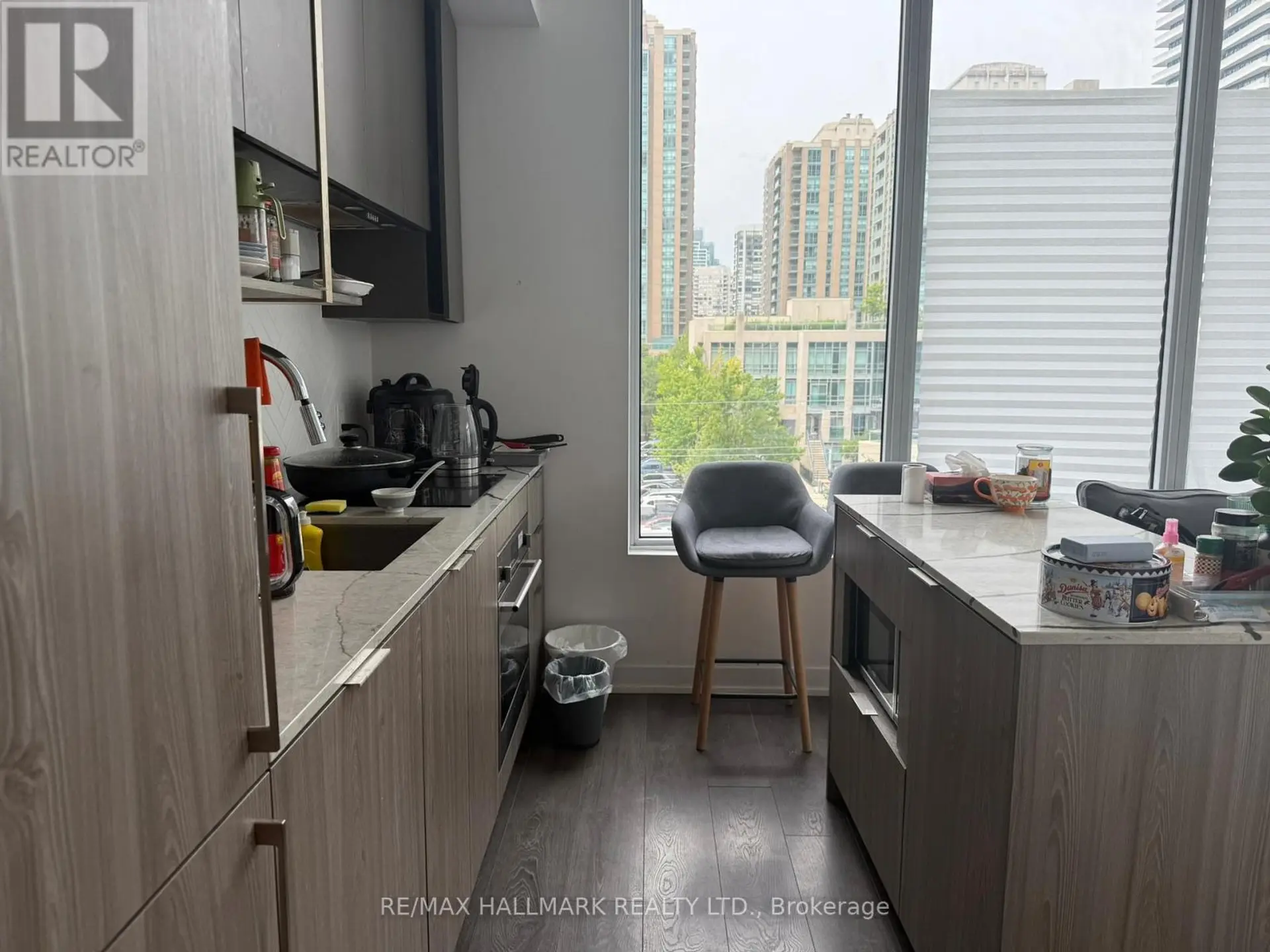 #407 15 HOLMES AVENUE - Image 12