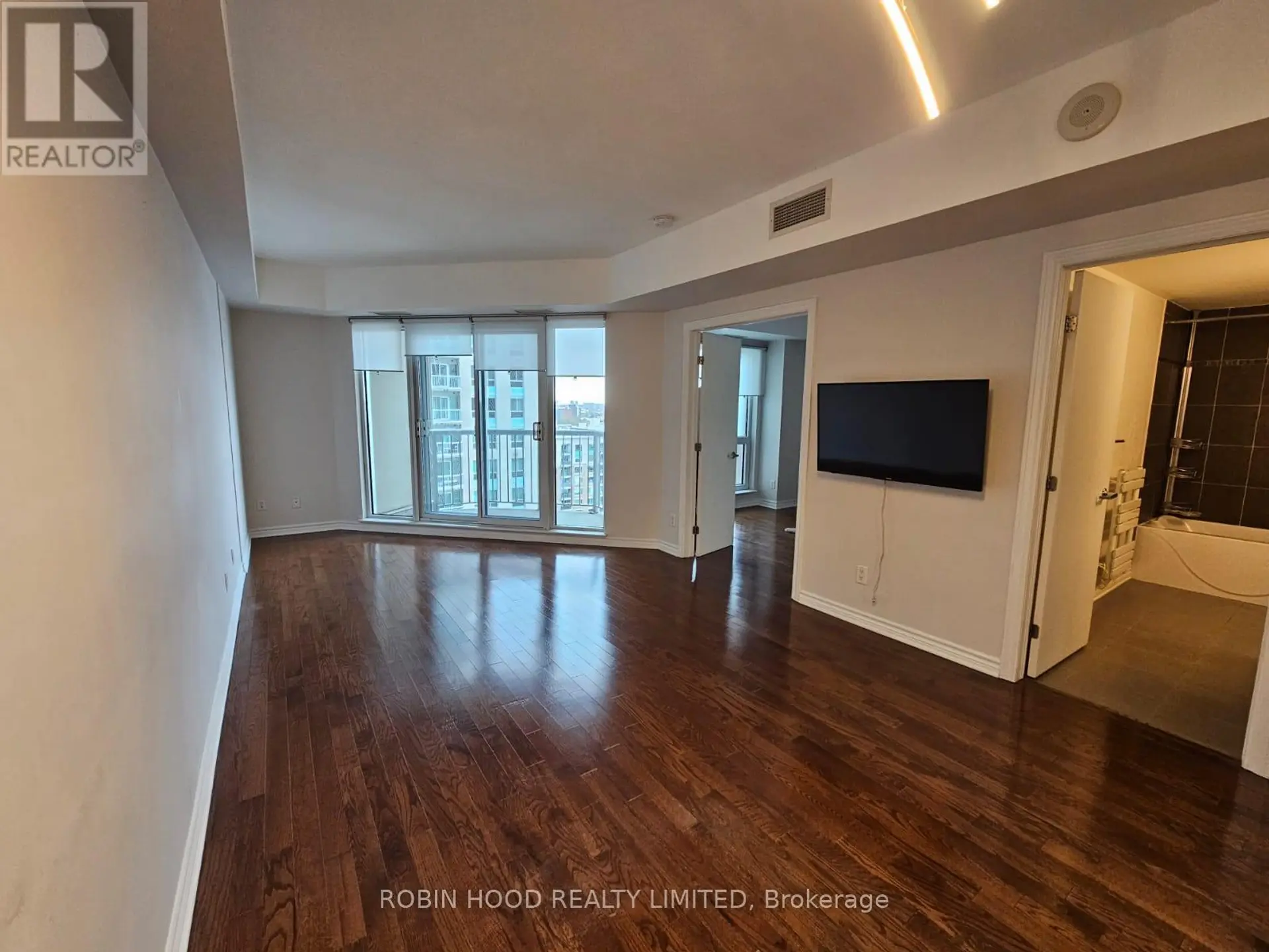 #1610 200 RIDEAU STREET - Image 9
