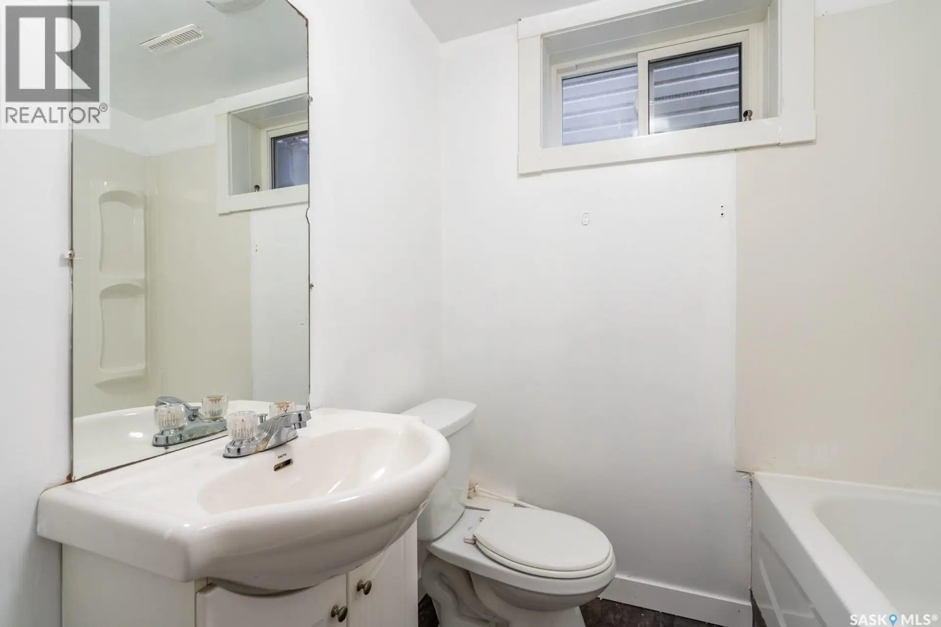 1321 VICTORIA AVENUE - Image 20