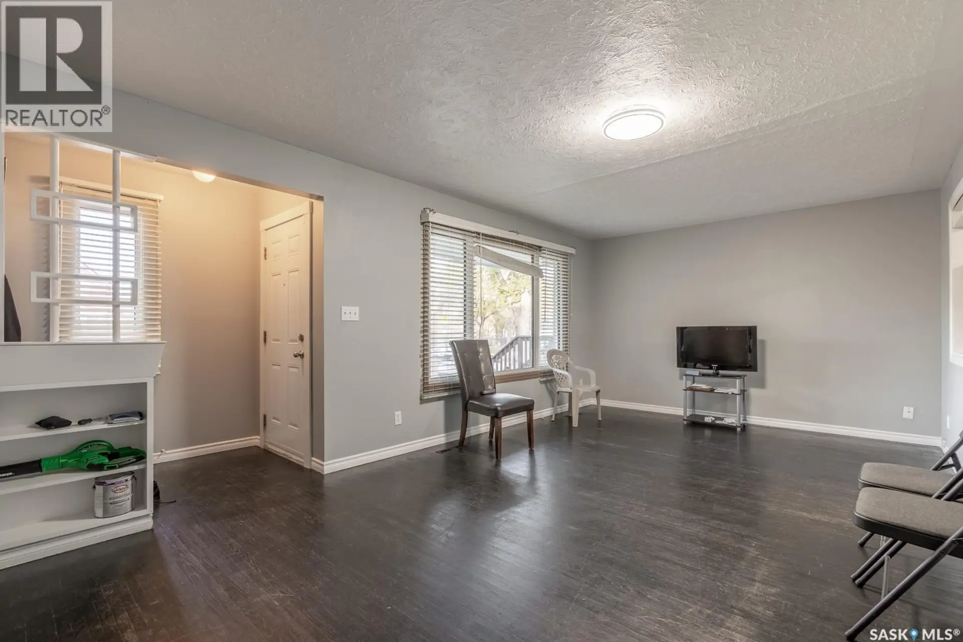 1321 VICTORIA AVENUE - Image 3