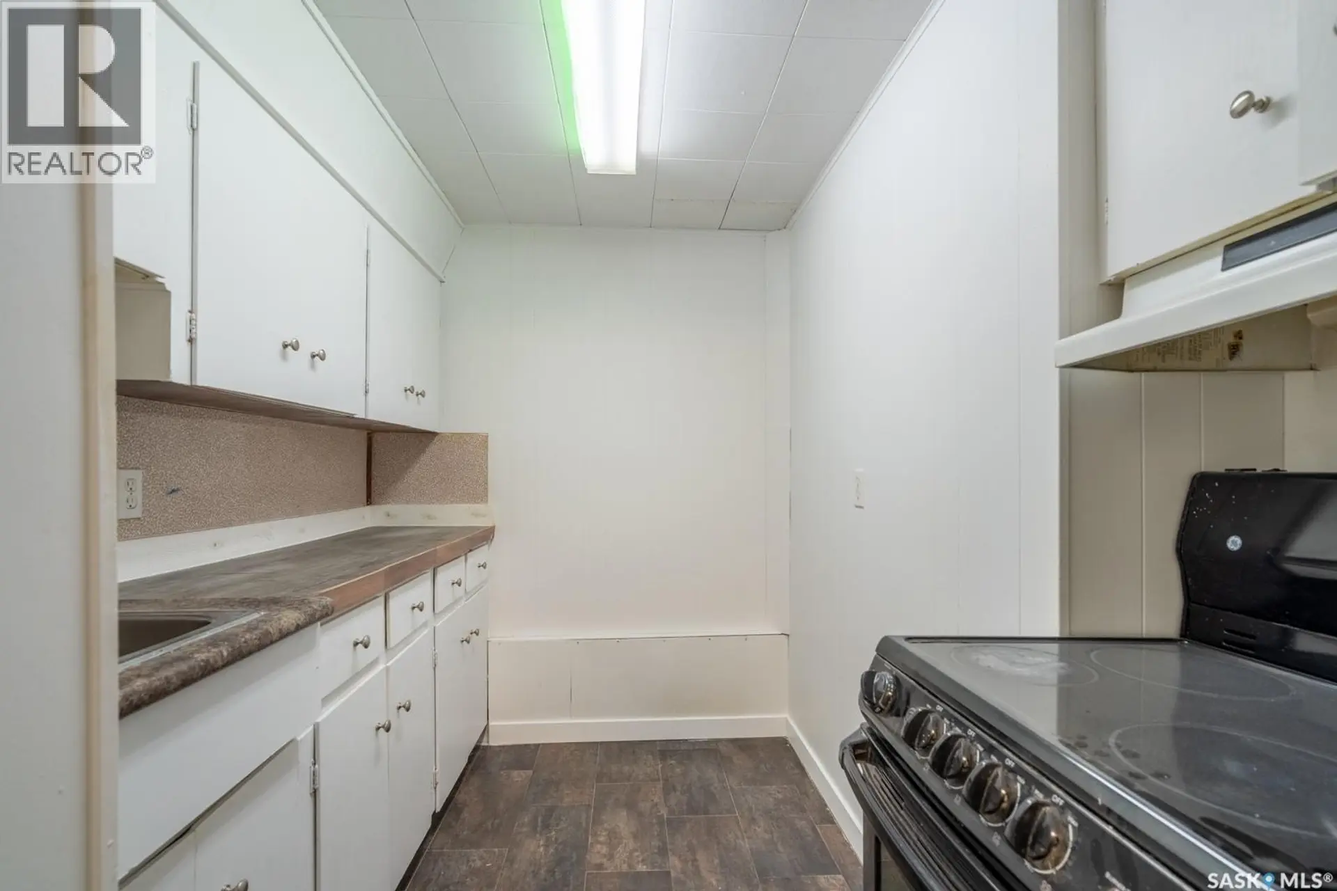 1321 VICTORIA AVENUE - Image 17
