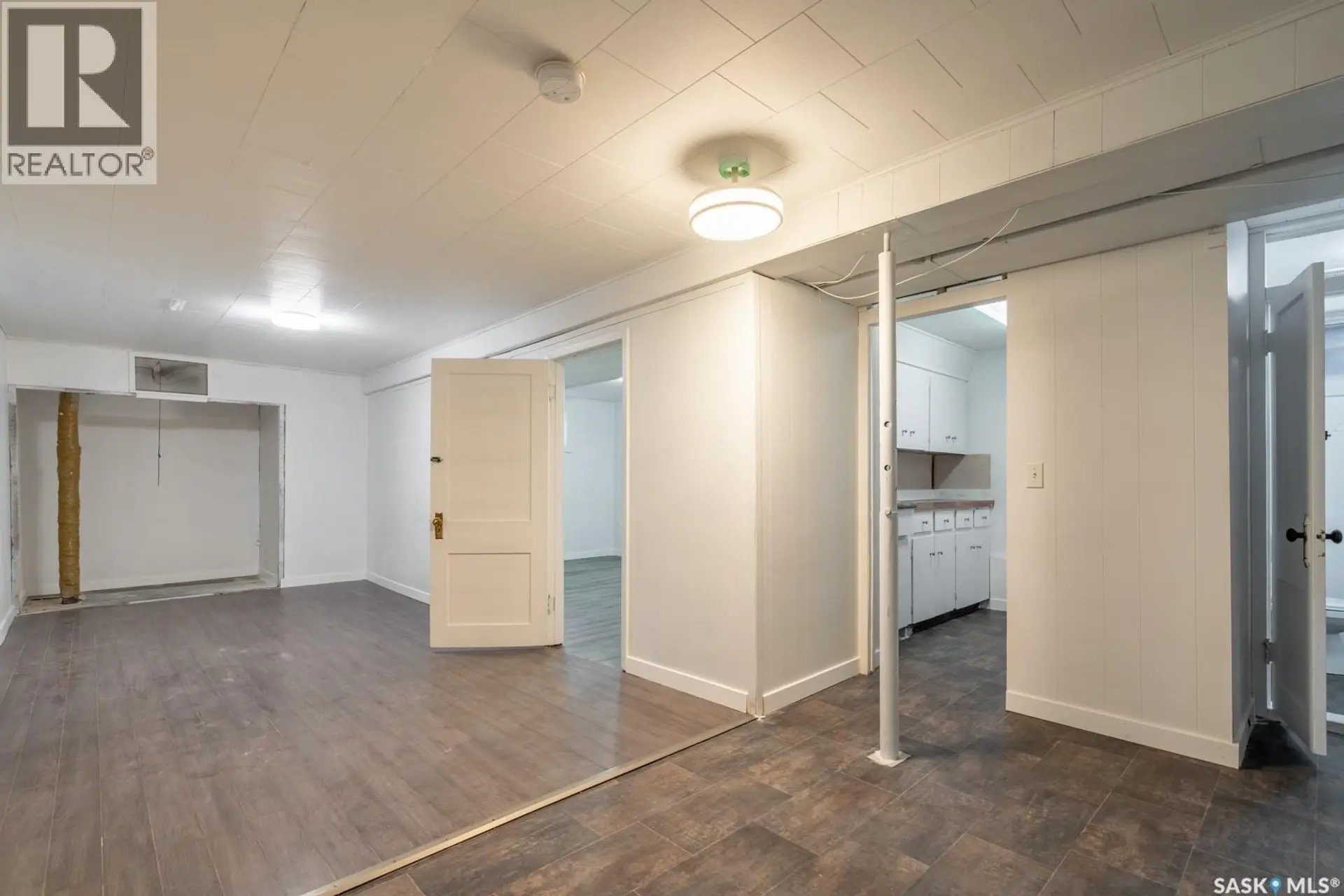 1321 VICTORIA AVENUE - Image 15