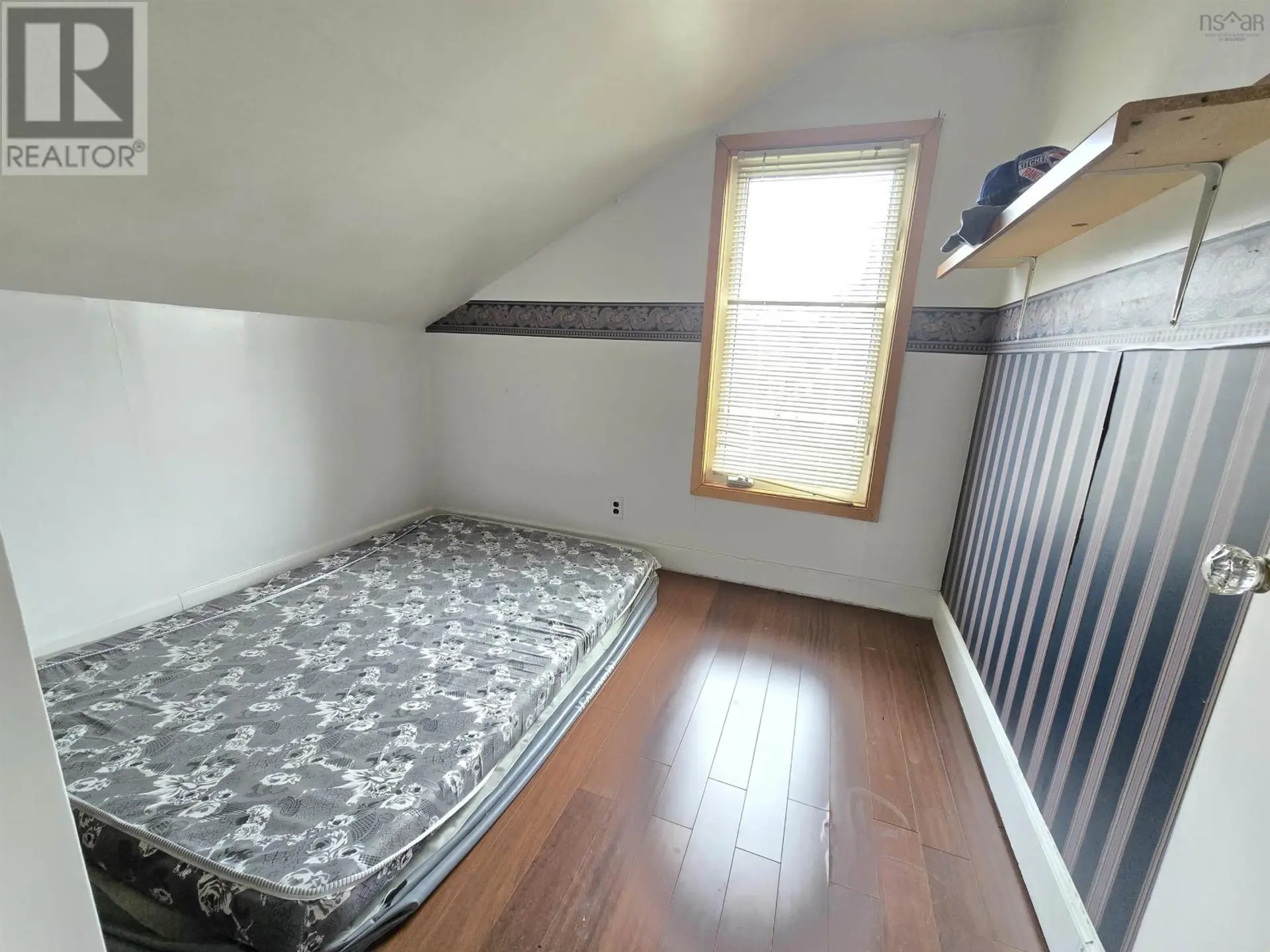 374 ALEXANDRA STREET - Image 6