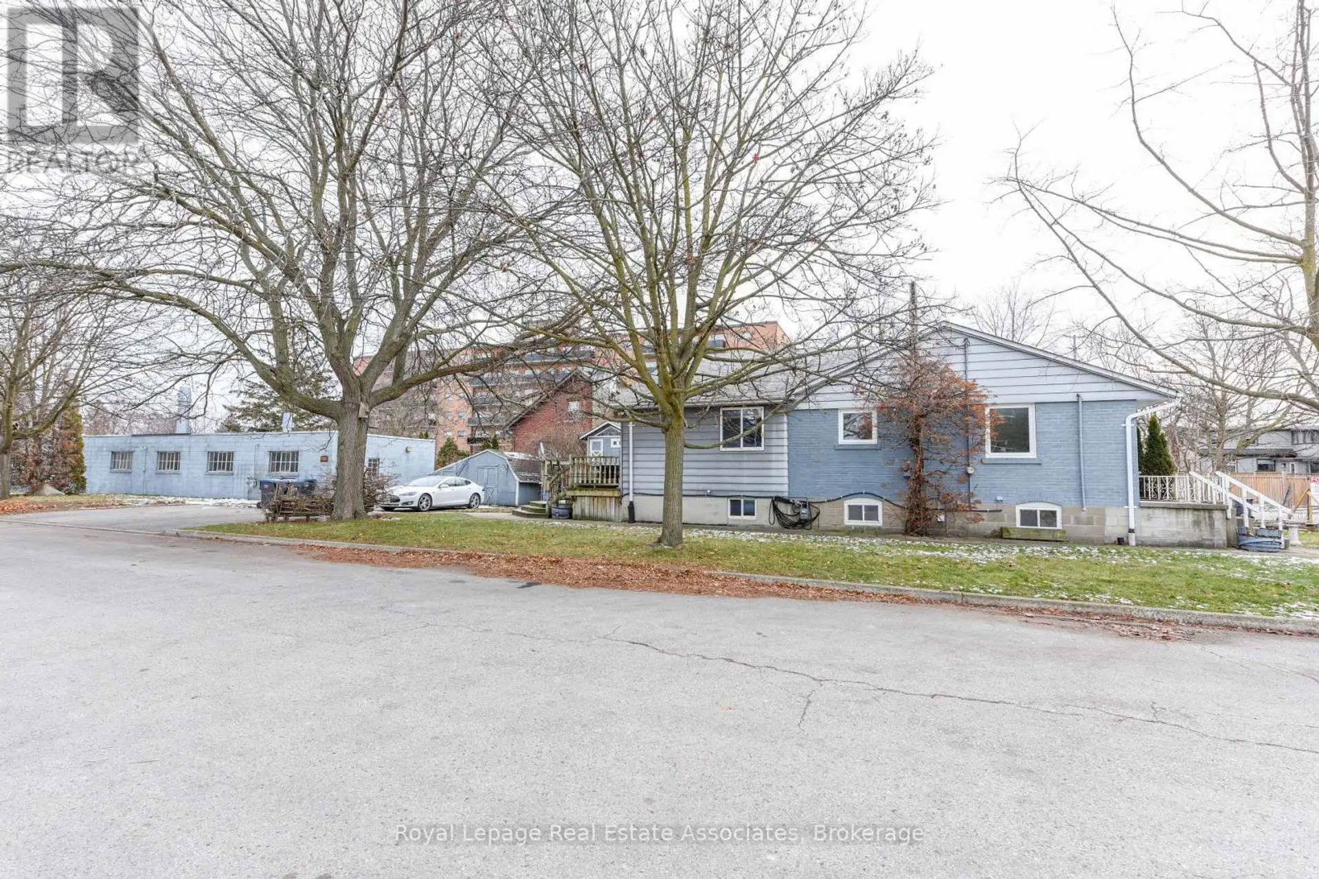1089 SENECA AVENUE - Image 1