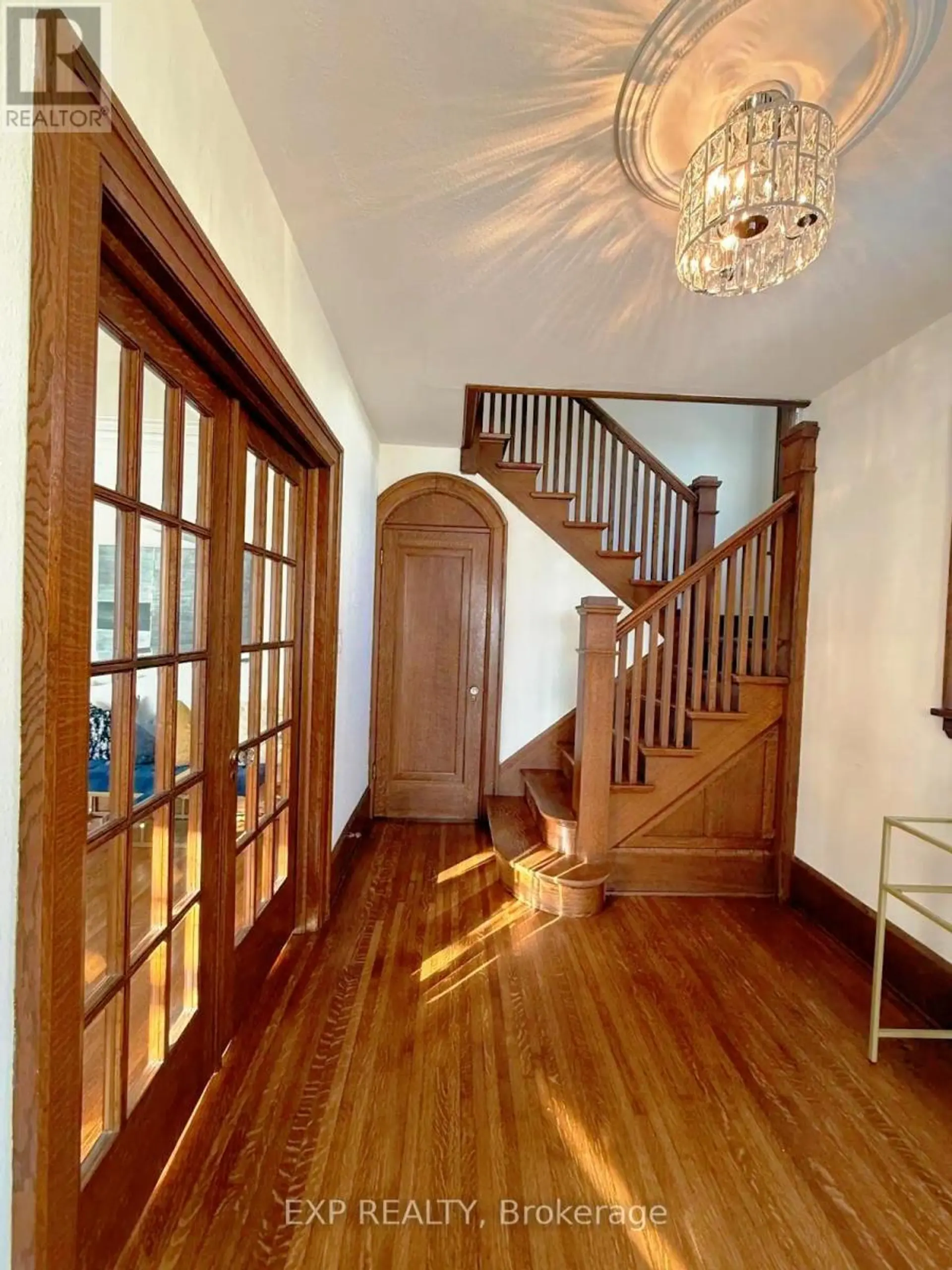 376 KING STREET E - Image 11