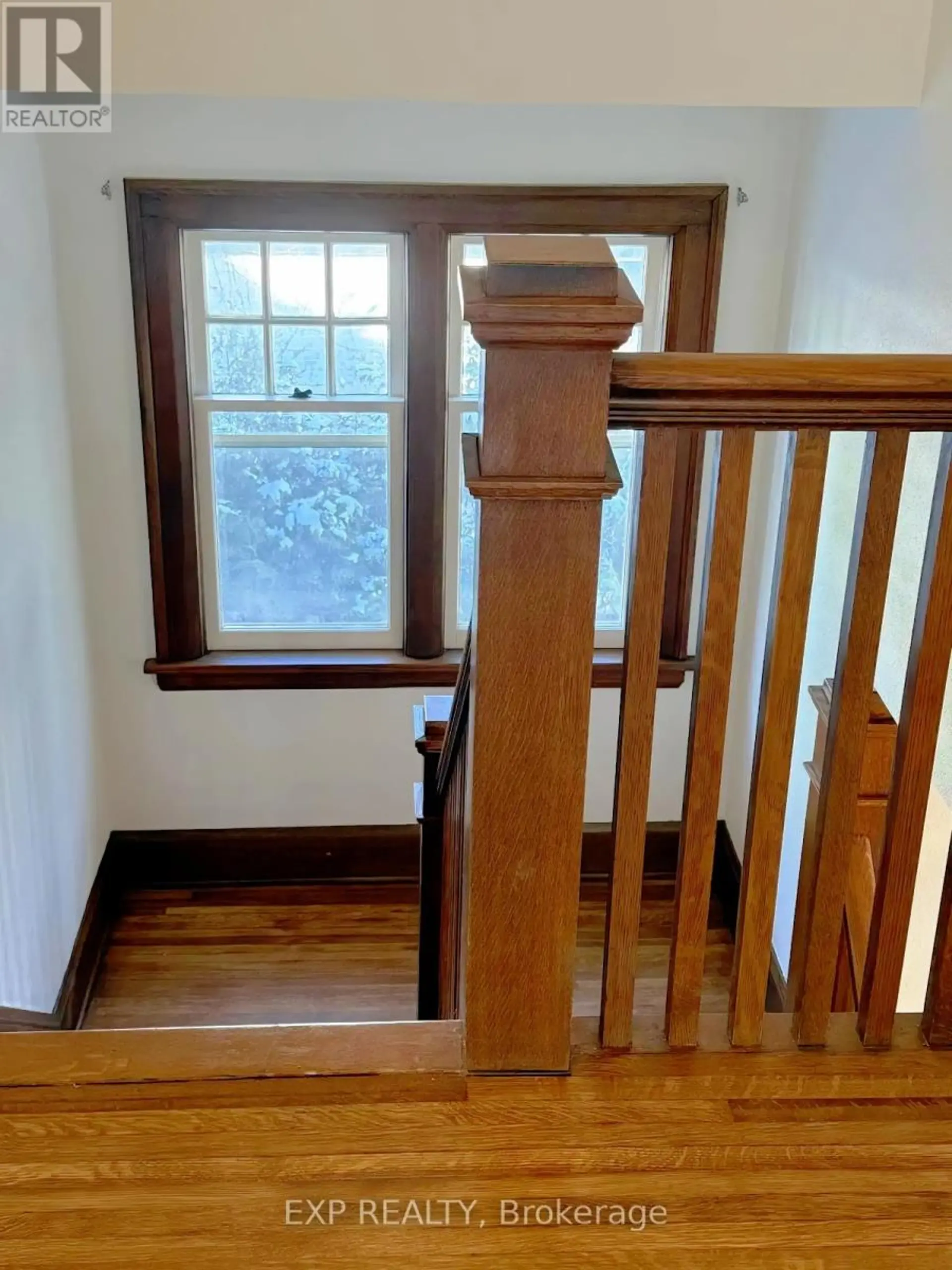 376 KING STREET E - Image 8