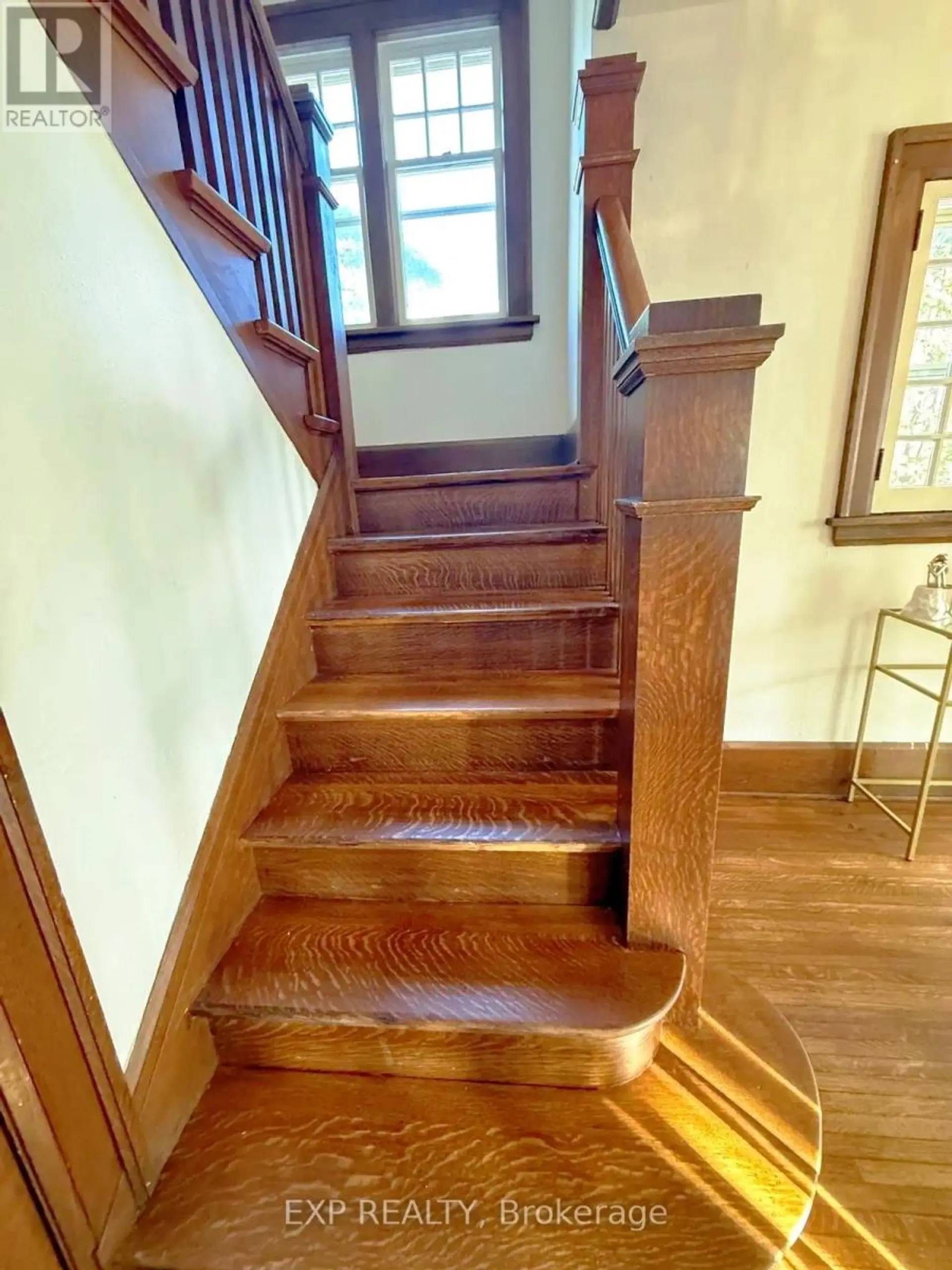 376 KING STREET E - Image 9