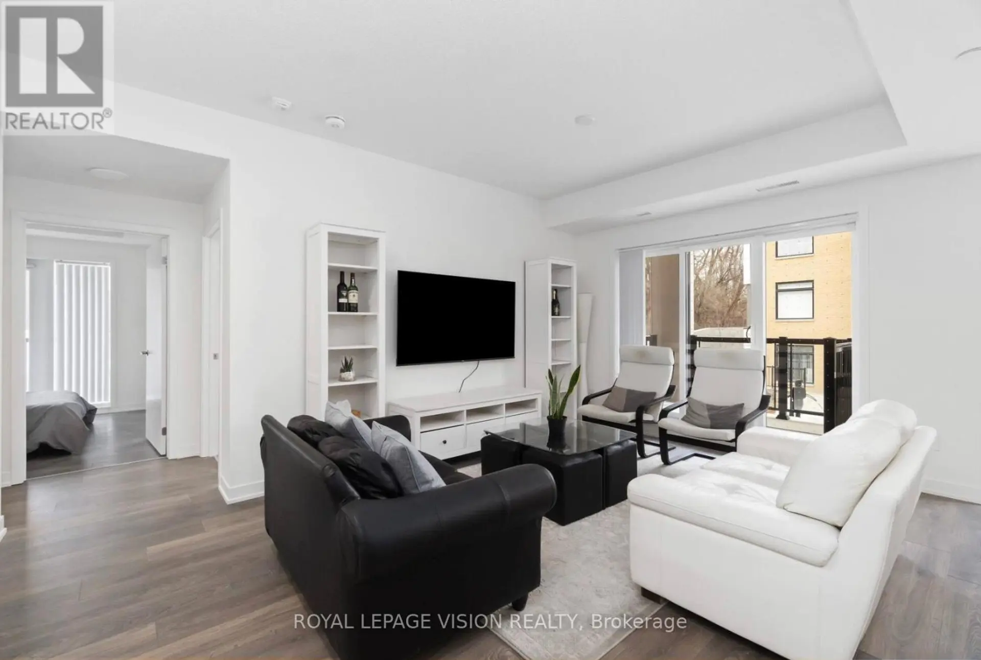 #209 130 CANON JACKSON DRIVE - Image 2