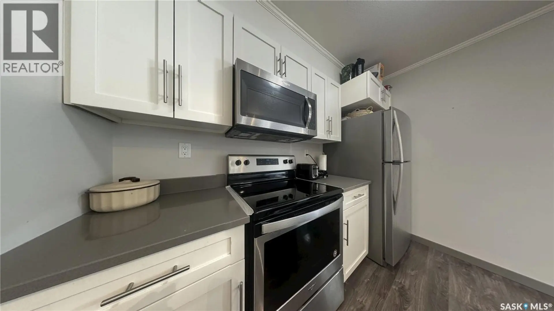 #265 322 LEWIN WAY - Image 4