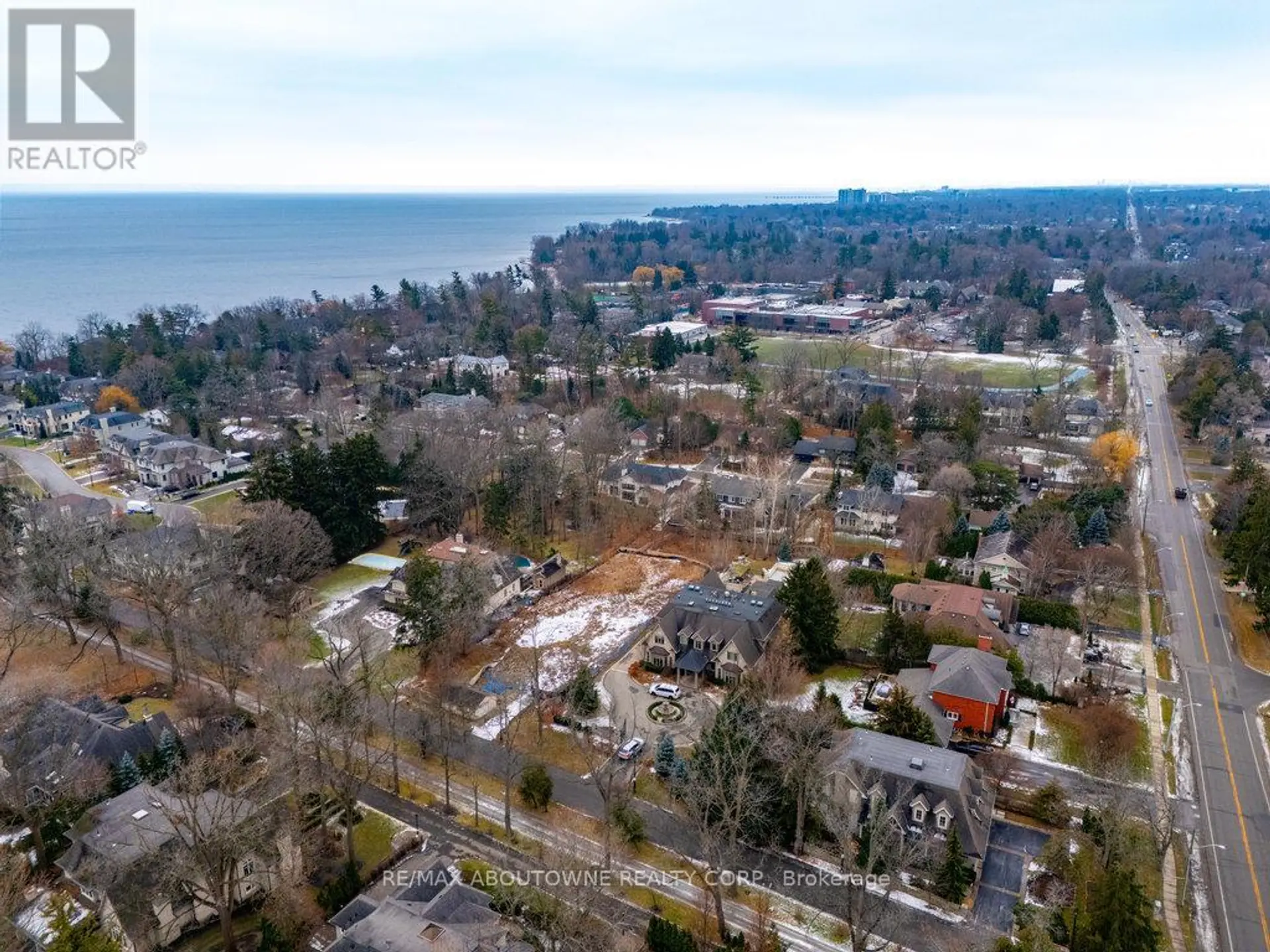 408 LAKESHORE ROAD W - Image 7