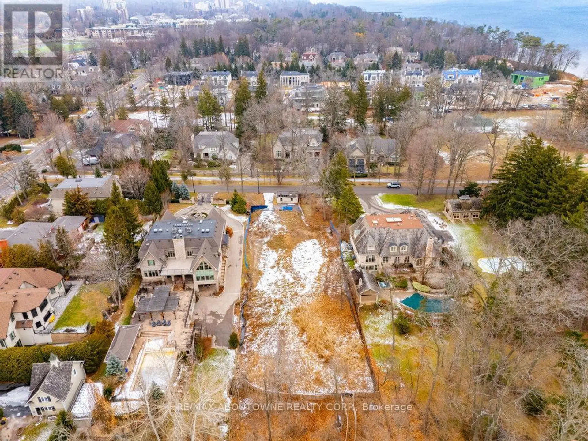 408 LAKESHORE ROAD W - Image 8