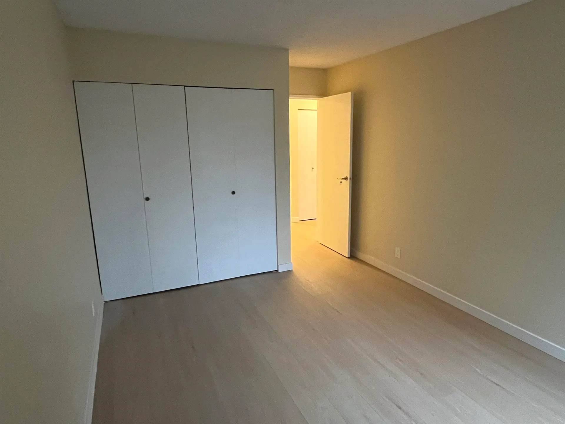 #302 5500 Cooney Road - Image 6