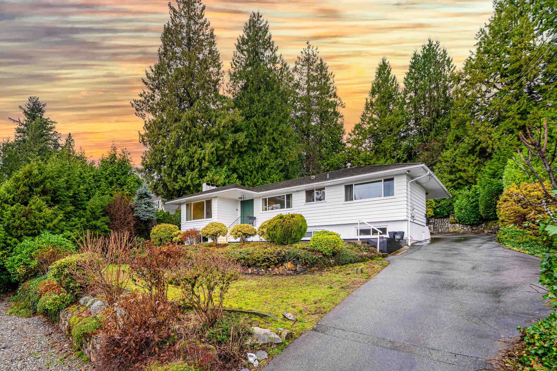 Property at 1895 Rosebery Avenue, West Vancouver, BC