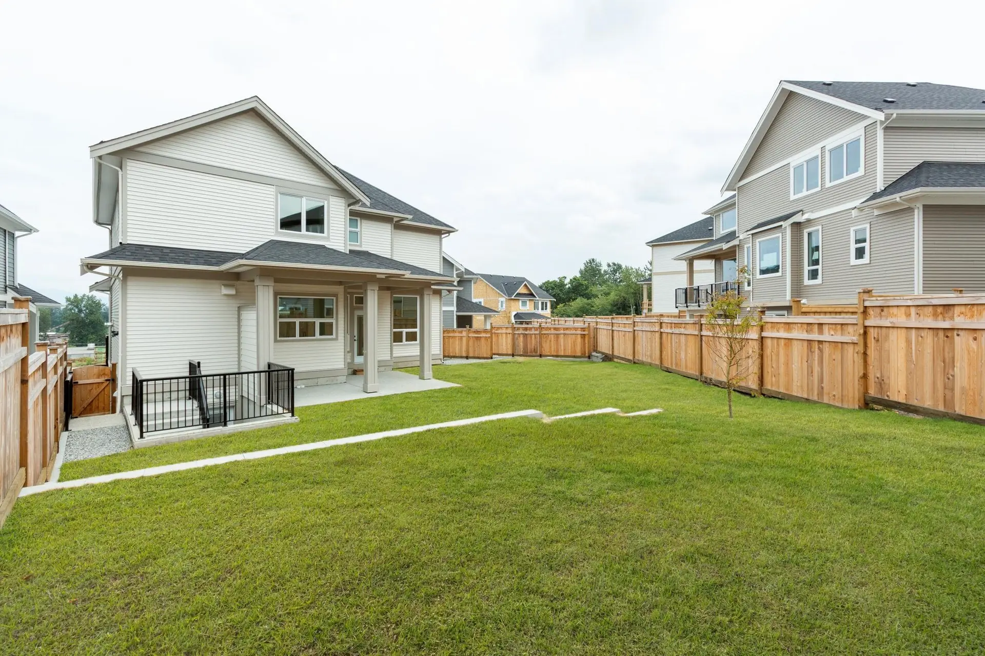 10125 Elderberry Crescent - Image 3