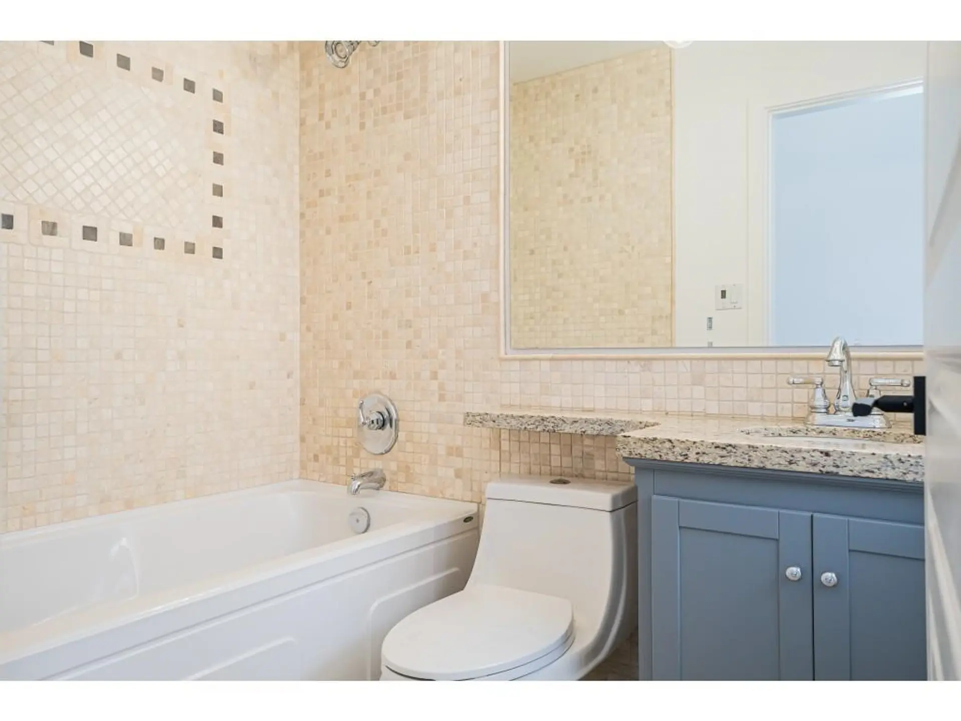 14057 66 Avenue - Image 4