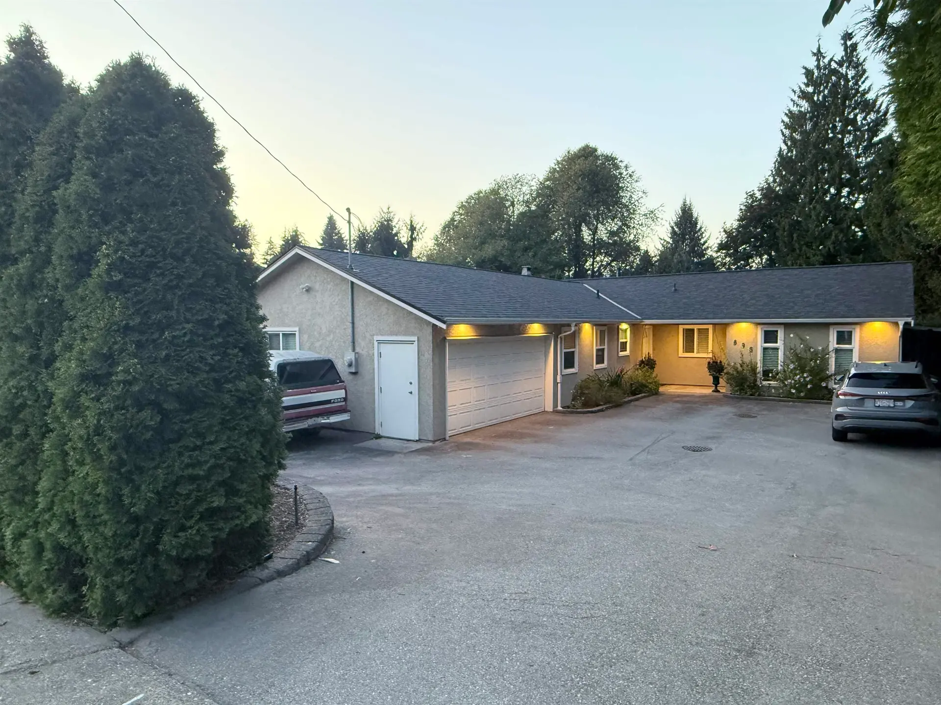 895 Como Lake Avenue - Image 4