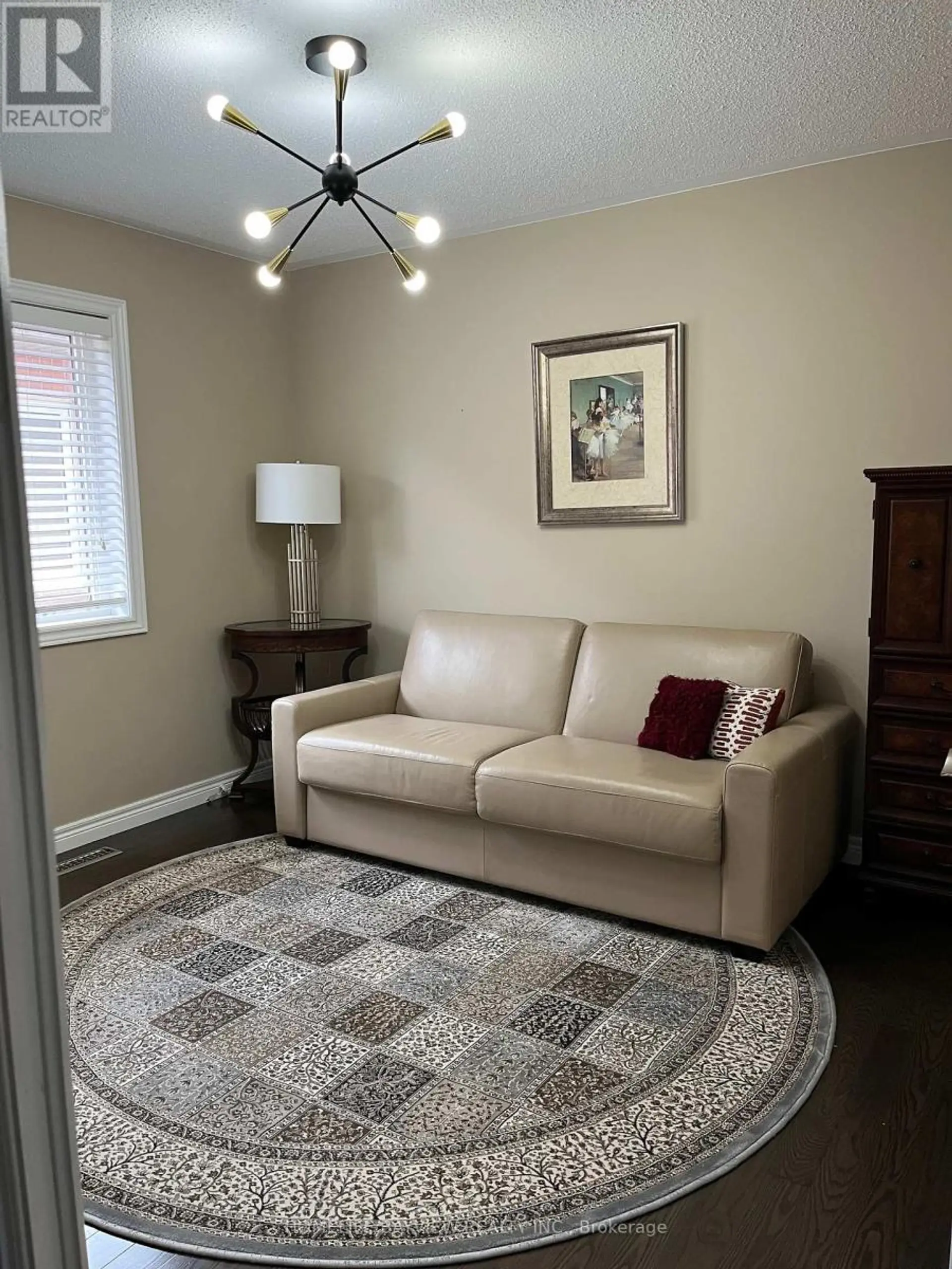 386 GILPIN DRIVE - Image 3