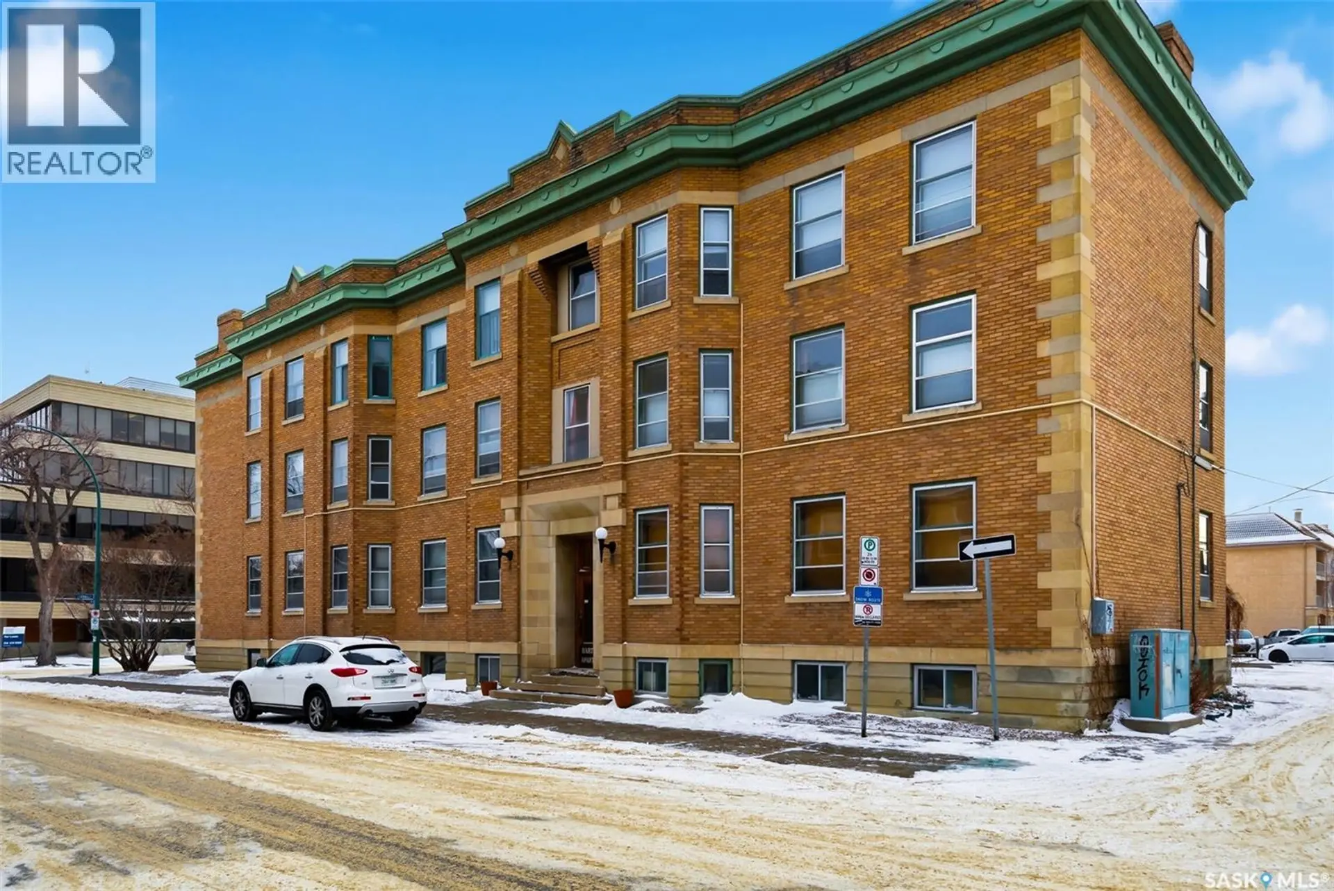 #17 2201 14TH AVENUE - Image 1
