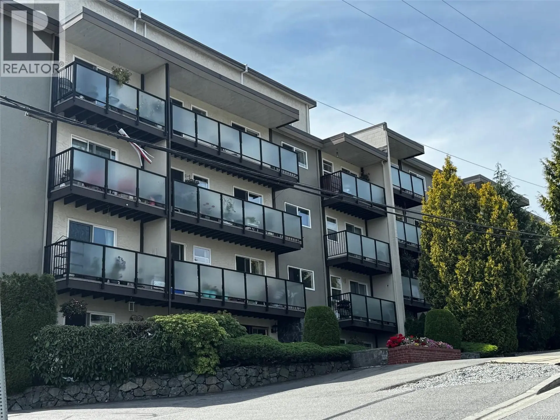 275 Cypress St - Image 10