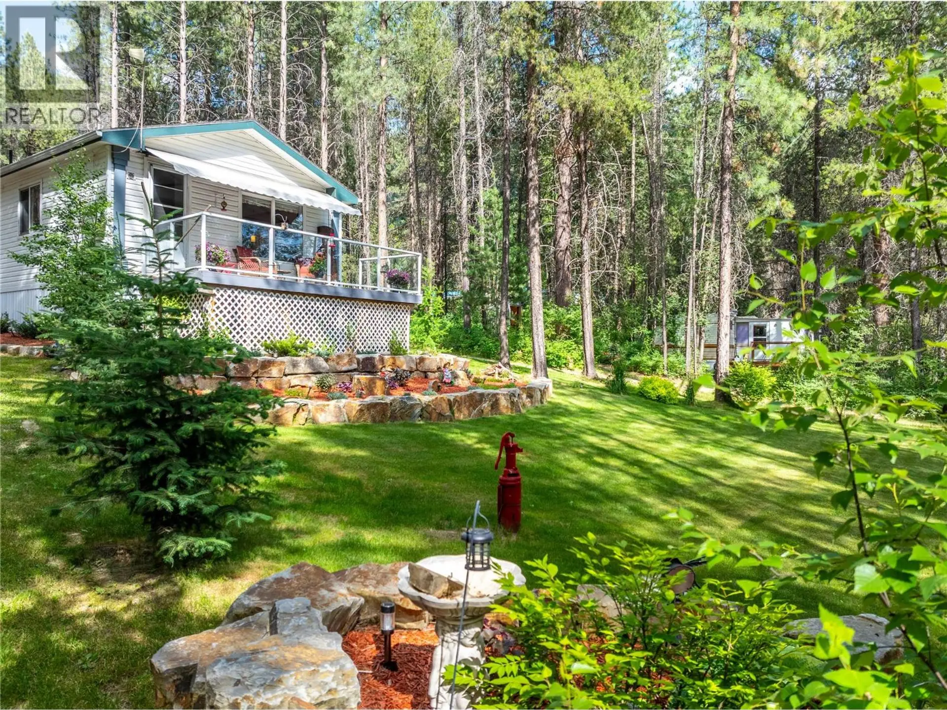 Property at 6996 95 Highway, Kingsgate, BC