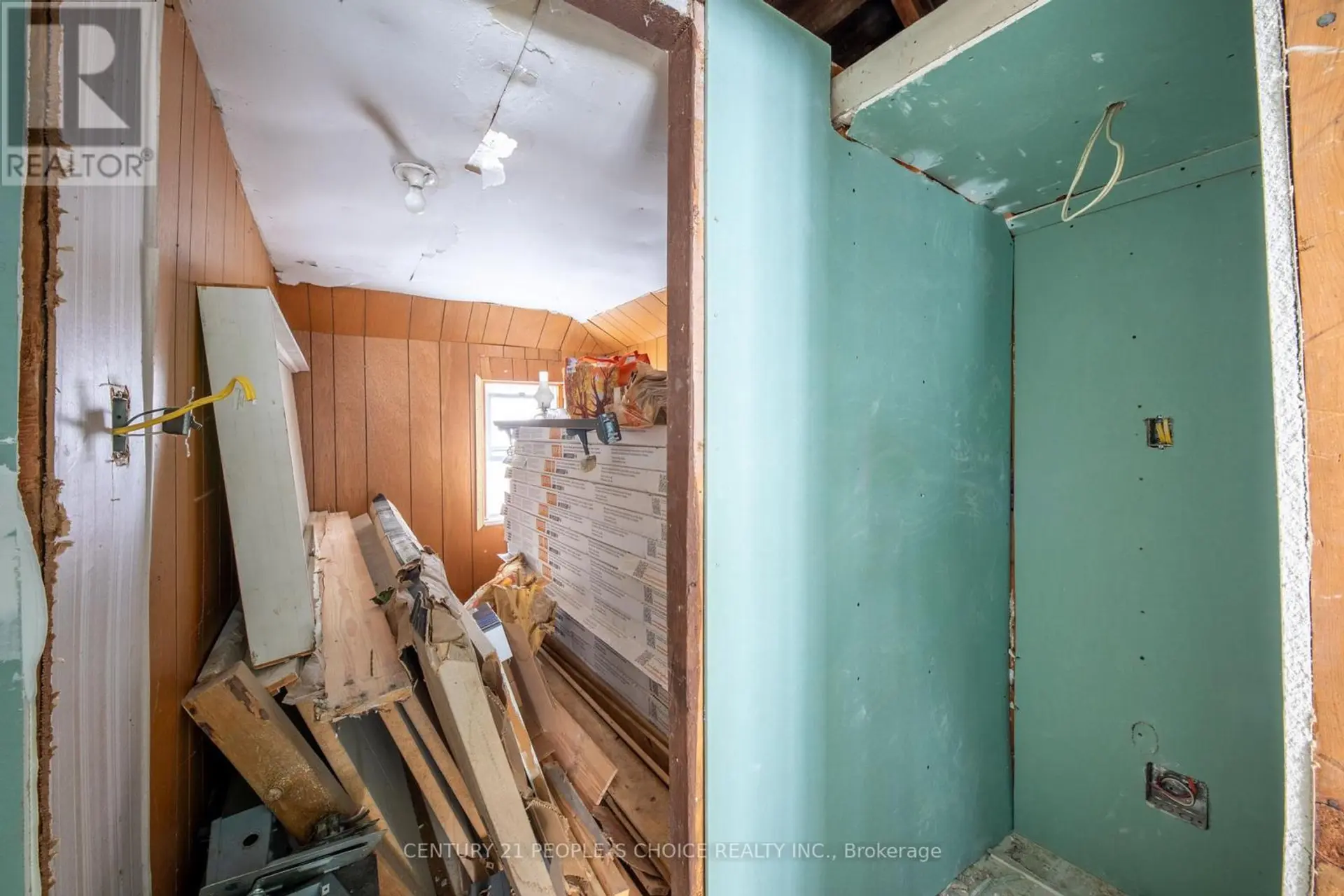 250 KINGFISHER AVENUE - Image 13
