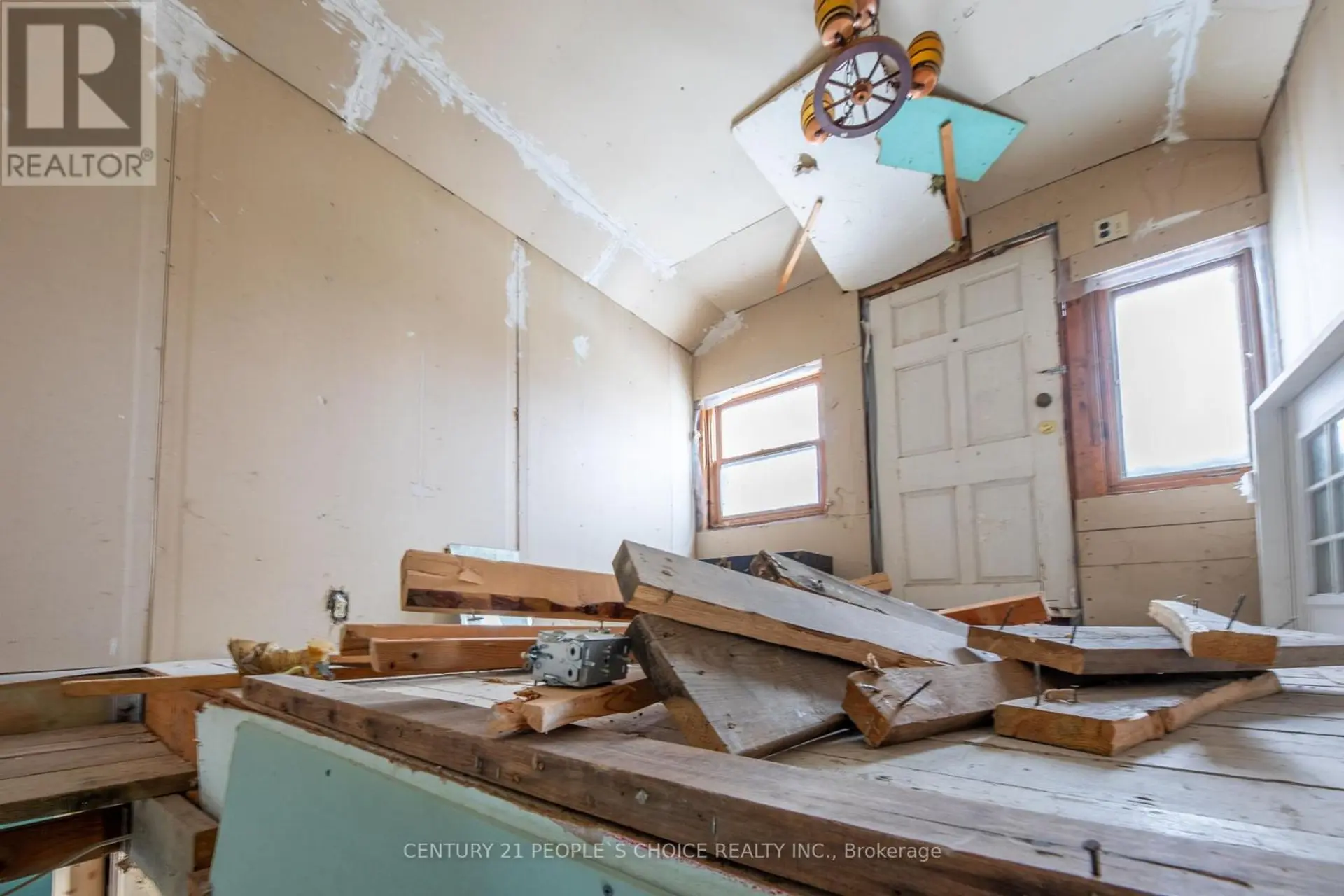 250 KINGFISHER AVENUE - Image 15