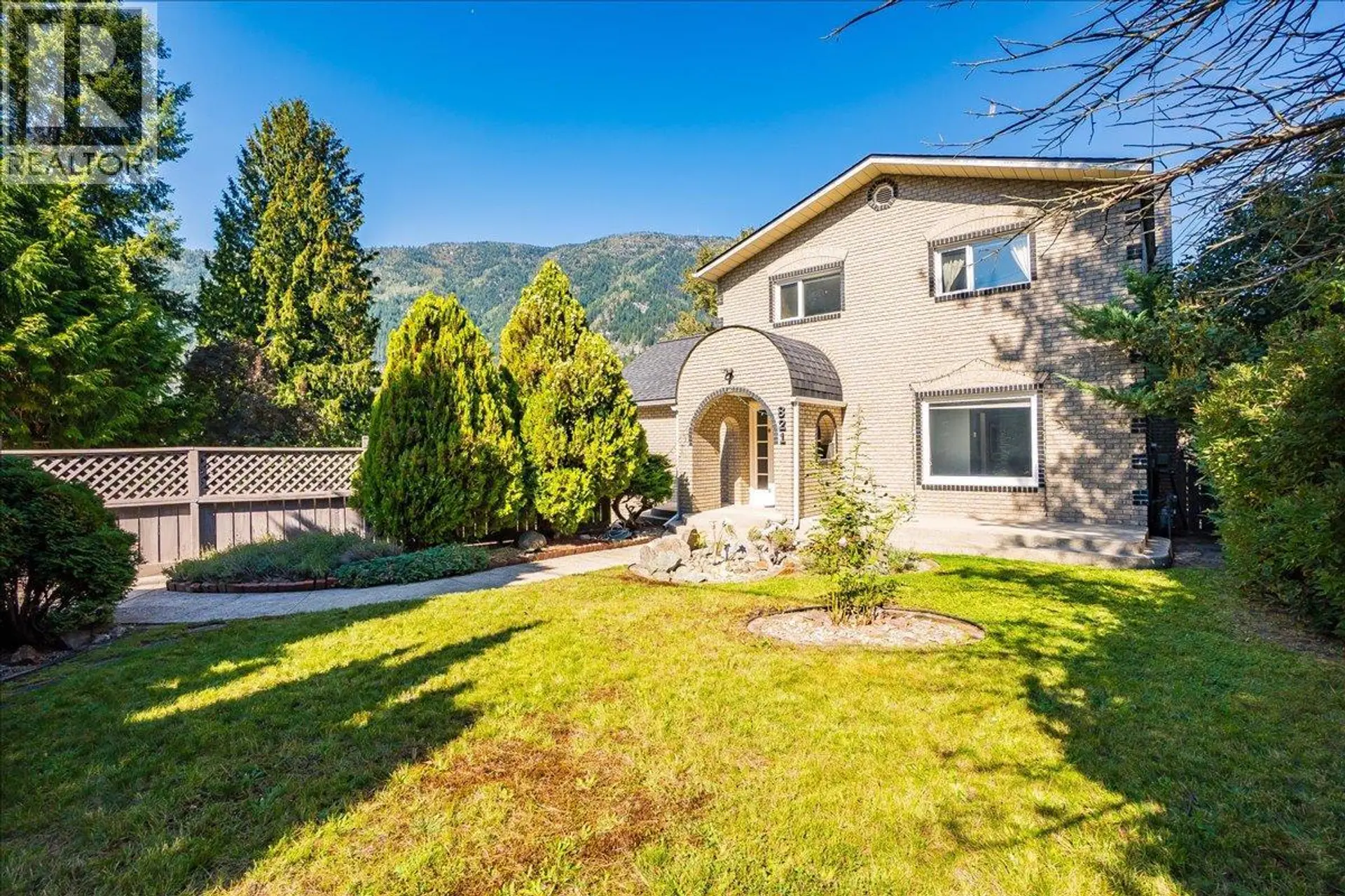 Property at 821 Gordon Street, Nelson, BC