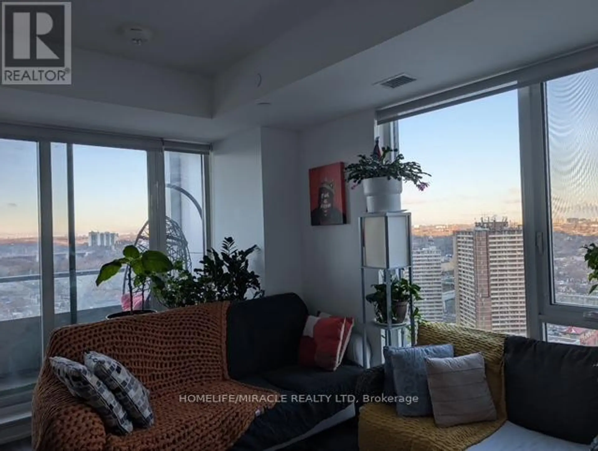 #2511 225 SUMACH STREET - Image 10