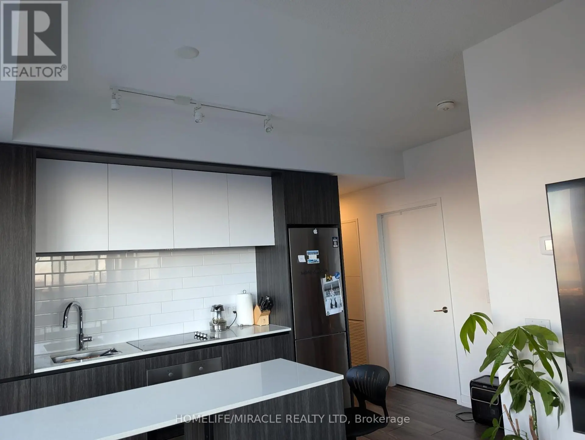 #2511 225 SUMACH STREET - Image 14