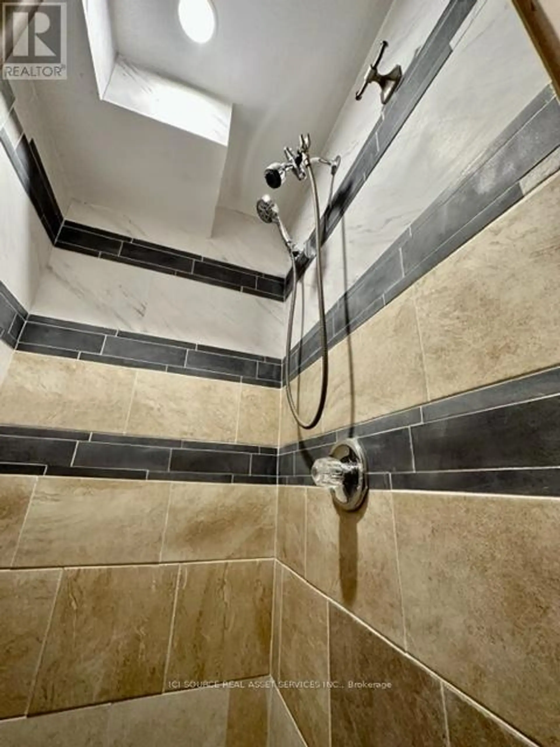 350 SARNIA ROAD - Image 10