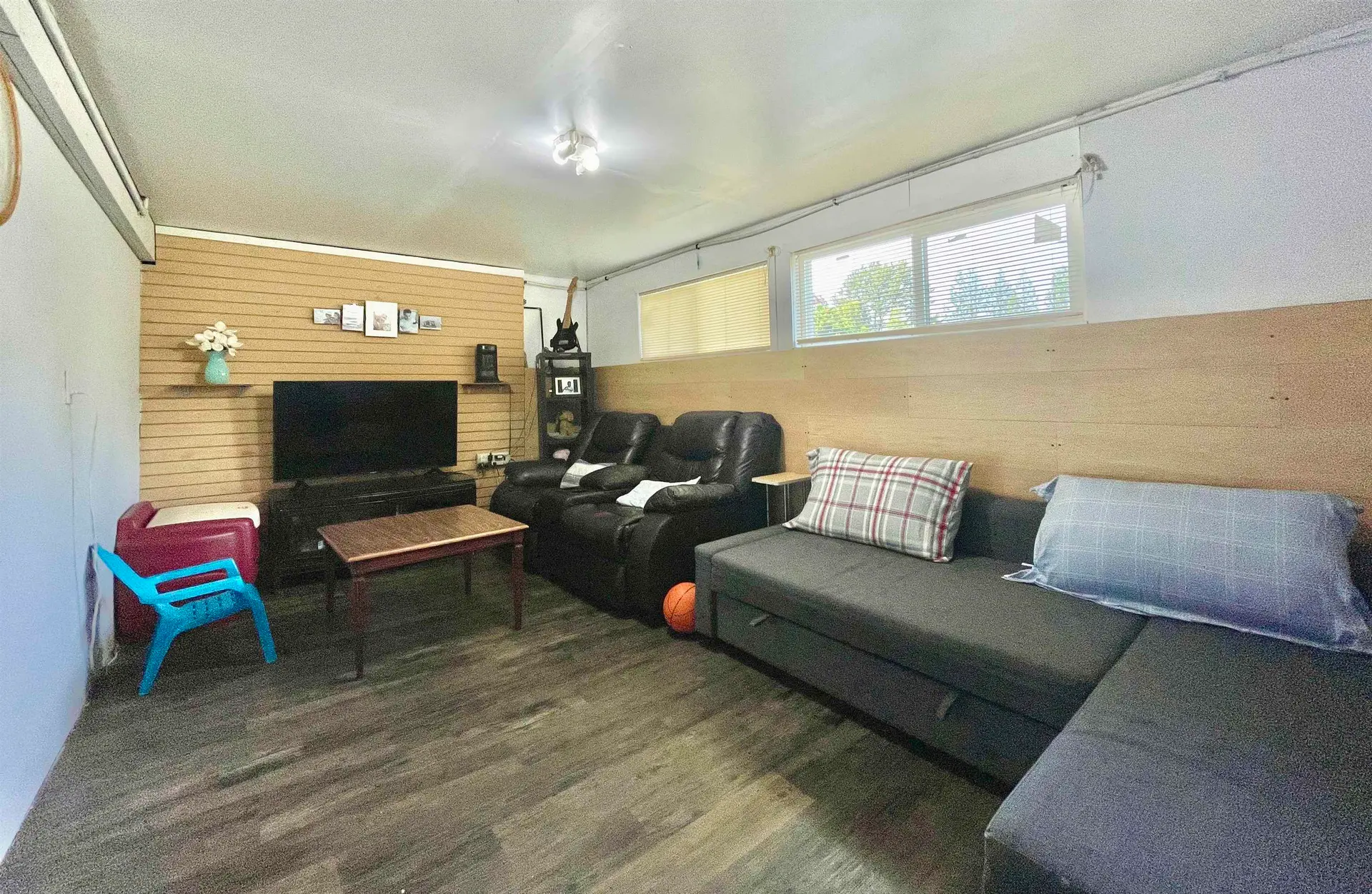 5693 Dolphin Street - Image 12