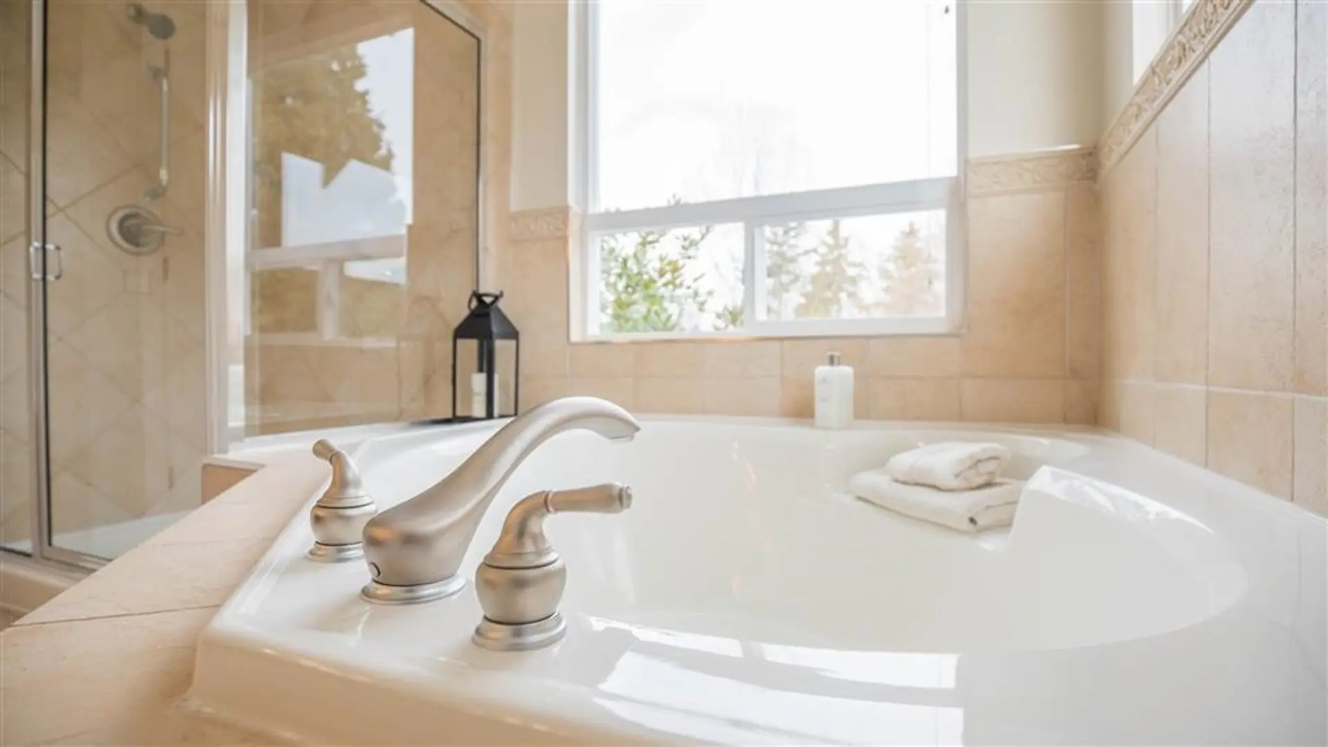 3689 159a Street - Image 15